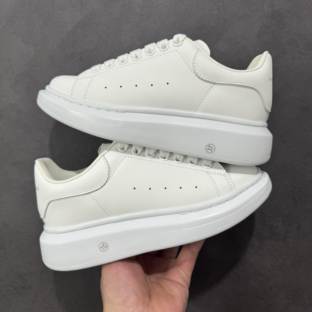图片[4]-【BC版本】莞产出品 Alexander McQueen 亚历山大麦昆 Oversized Sneaker 原厂牛皮 外贸专供 原版购入开发 完美楦型 正确卡色 质感媲美原版 超高性价比 拒绝杀猪 注意此版本带半码 尺码：36 36.5 37 38 38.5 39 40 40.5 41 42 42.5 43 44 45-选品中心