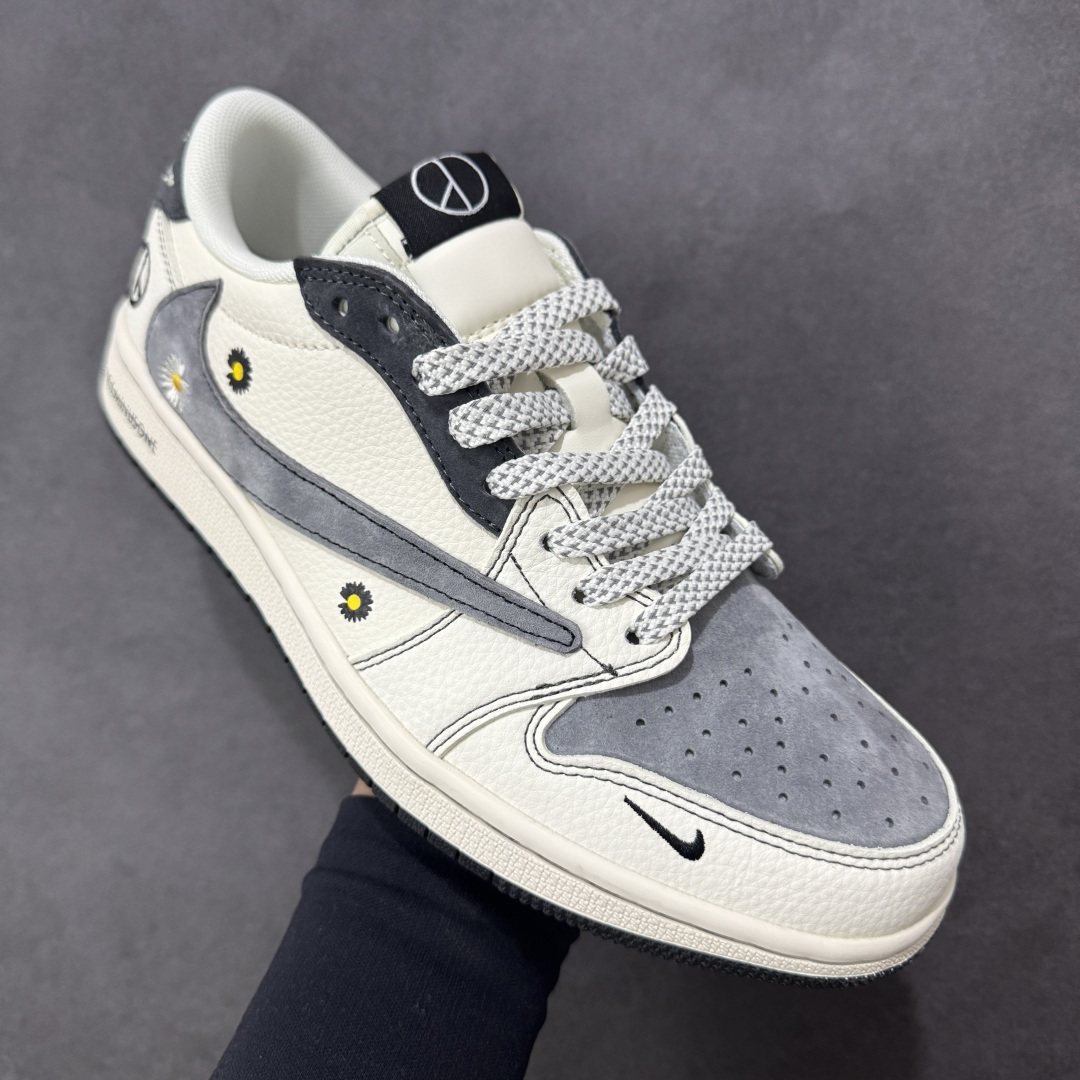 图片[3]-【定制版】Travis Scott x Jordan 1 Low “权志龙联名——雏菊米灰黑” 高端定制 乔丹倒勾低帮休闲板鞋 大厂纯原品质出货 纯正版型 定制鞋盒 皮料切割干净无任何毛边 细节完美 超高清洁度 货号：QW5088-208 尺码：36 36.5 37.5 38 38.5 39 40 40.5 41 42 42.5 43 44 44.5 45-选品中心