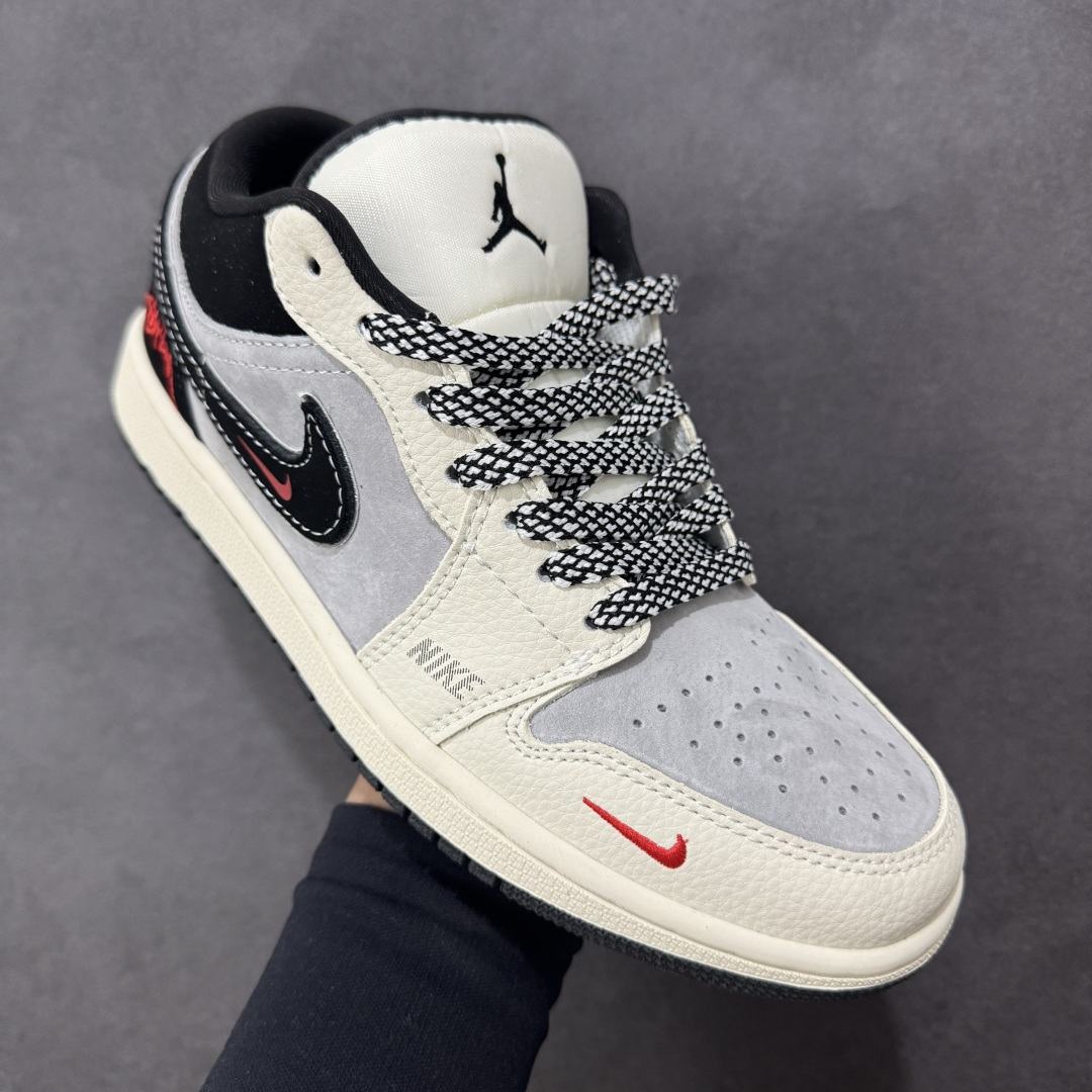 图片[3]-【定制版】AJ Low × Stüssy这波“街头王炸”，直接把潮流基因焊在鞋上！灰白黑撞色+麂皮质感，红标Stüssy logo一戳封神 是AJ的复古球鞋魂，更是Stüssy的街头腔调 货号：QG1988-016 尺码：36-45带半码 编码：HXSB330340-选品中心