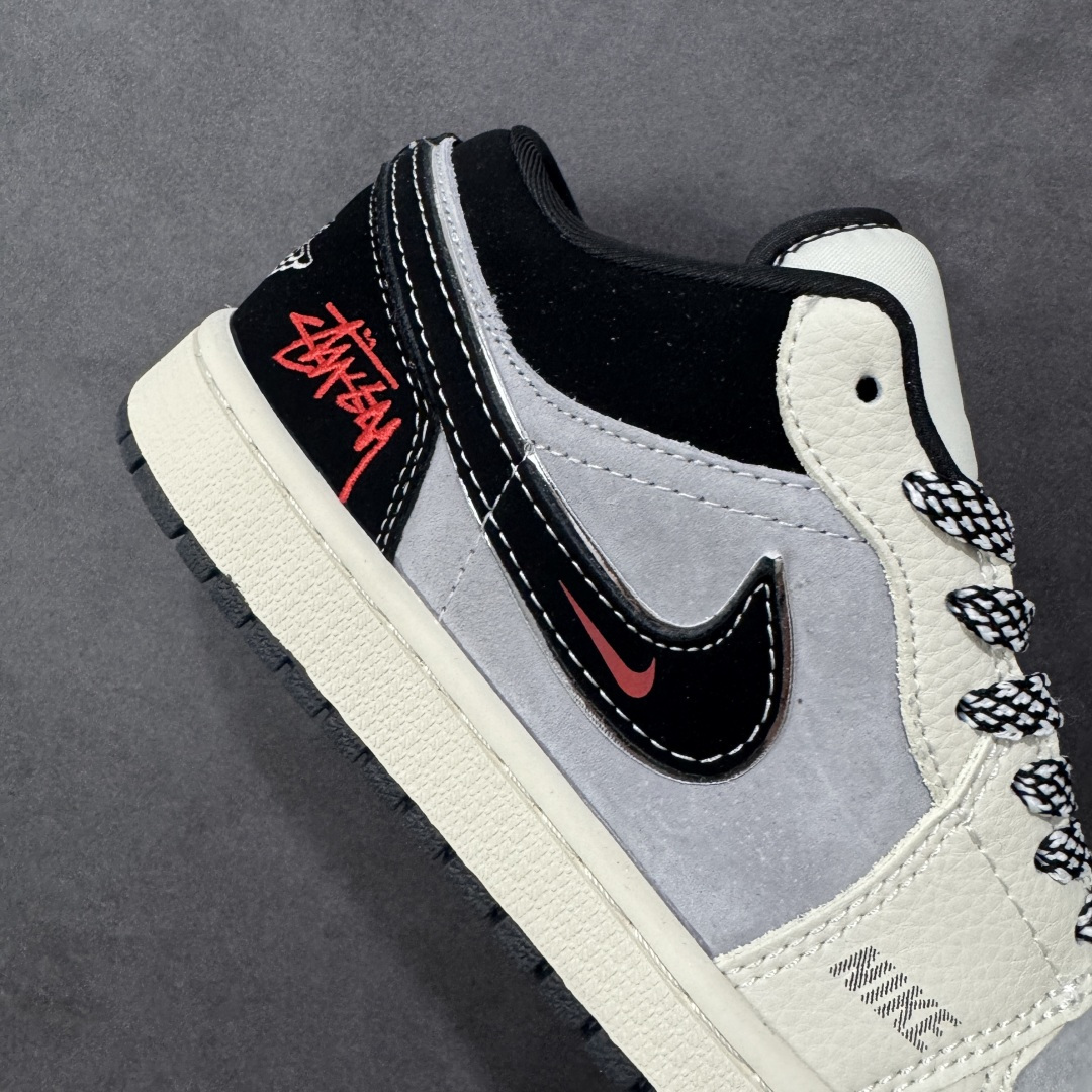 图片[6]-【定制版】AJ Low × Stüssy这波“街头王炸”，直接把潮流基因焊在鞋上！灰白黑撞色+麂皮质感，红标Stüssy logo一戳封神 是AJ的复古球鞋魂，更是Stüssy的街头腔调 货号：QG1988-016 尺码：36-45带半码 编码：HXSB330340-选品中心