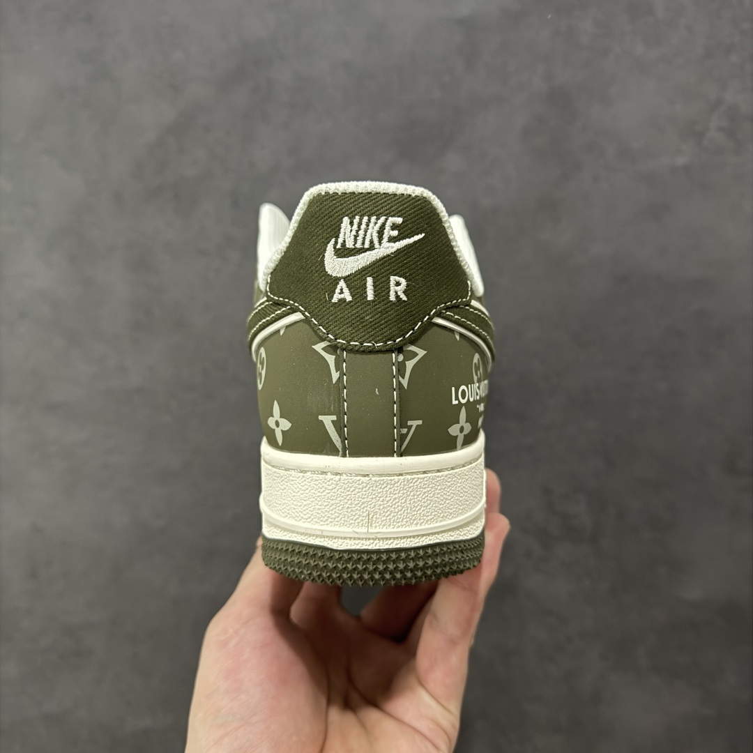 图片[4]-【定制版】AF1×LV这波“奢潮炸弹”，直接把风格焊在脚面上！灰调老花铺满鞋身，白棕撞色戳中高级感 是空军一号的街头松弛，更是LV的奢牌底气 踩上它，走路都自带“贵气buff” 货号XS1958-623 尺码：36-45带半码 编码：GLB310320-选品中心