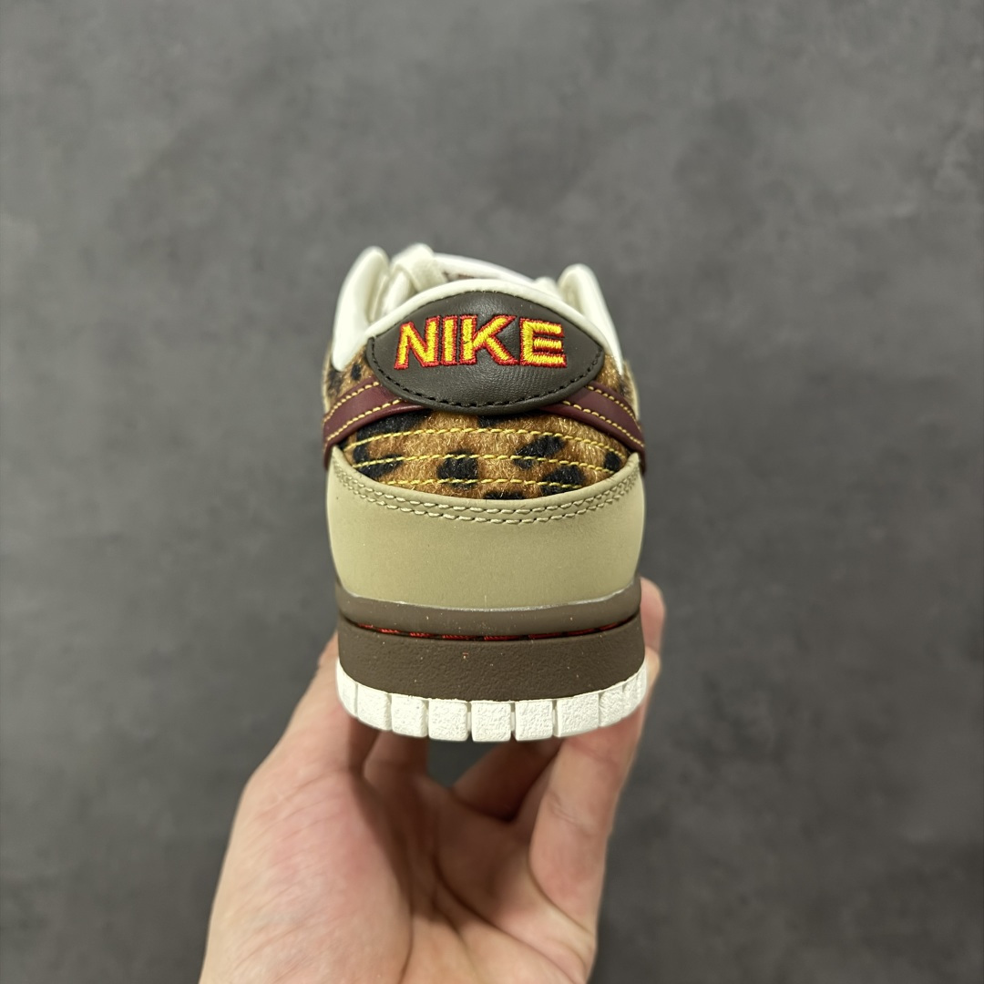 图片[4]-【YC纯原】Nike SB Dunk Low ”Khaki Leopard“ 卡其豹纹 低帮休闲板鞋 #鞋款以卡其和巴洛克棕打造鞋身，两侧辅以珍珠白皮革装扮，队红 Swoosh 装饰两侧。采用利落皮革材料巧搭时尚豹纹装饰细节，塑就醒目个性风范。鞋款融入柔软衬垫，舒适非凡，经久耐穿。 货号：IM6687-262 尺码：35.5-40 编码：IM6687-262-选品中心