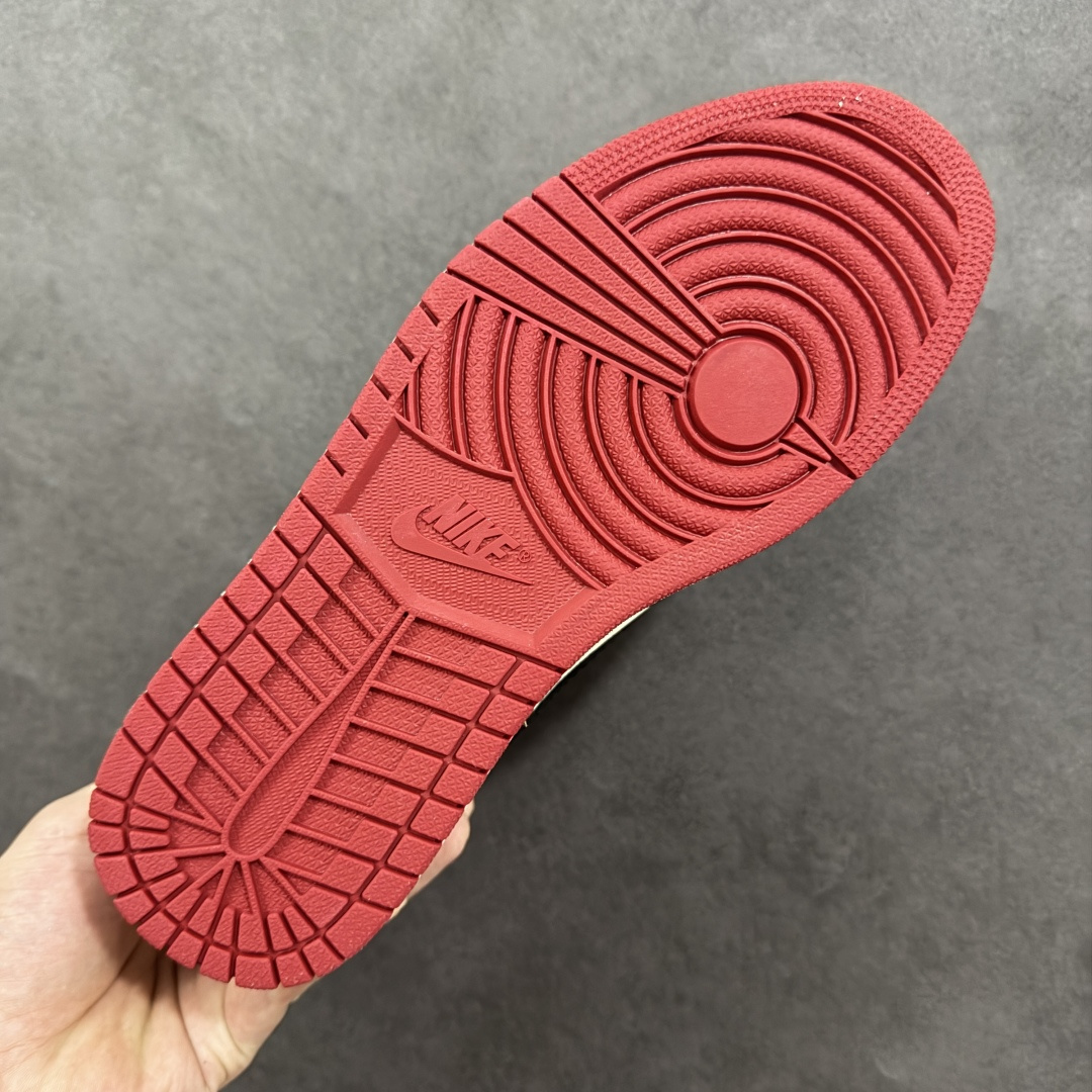 图片[9]-【公司级头层版】Air Jordan 1 High OG 高帮 AJ1 乔丹1代 aj1 乔1 高邦 金人吊牌 乔丹篮球鞋系列861428-106 采用正确头层皮组合荔枝纹头层皮革鞋面材质 中底注胶孔及缜密中底拉帮工艺 内置气垫及耐磨橡胶大底 尺码：36-47带半码-选品中心