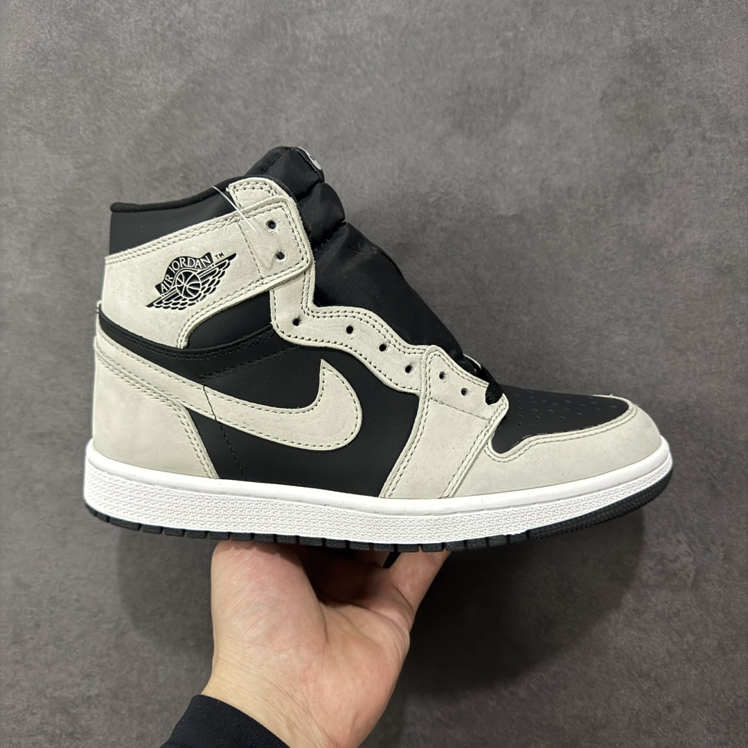 【公司级头层版】Air Jordan 1 High OG 高帮 AJ1 乔丹1代 aj1 乔1 高邦 金人吊牌 乔丹篮球鞋系列555088-035 采用正确头层皮组合荔枝纹头层皮革鞋面材质 中底注胶孔及缜密中底拉帮工艺 内置气垫及耐磨橡胶大底 尺码：36-47带半码-选品中心