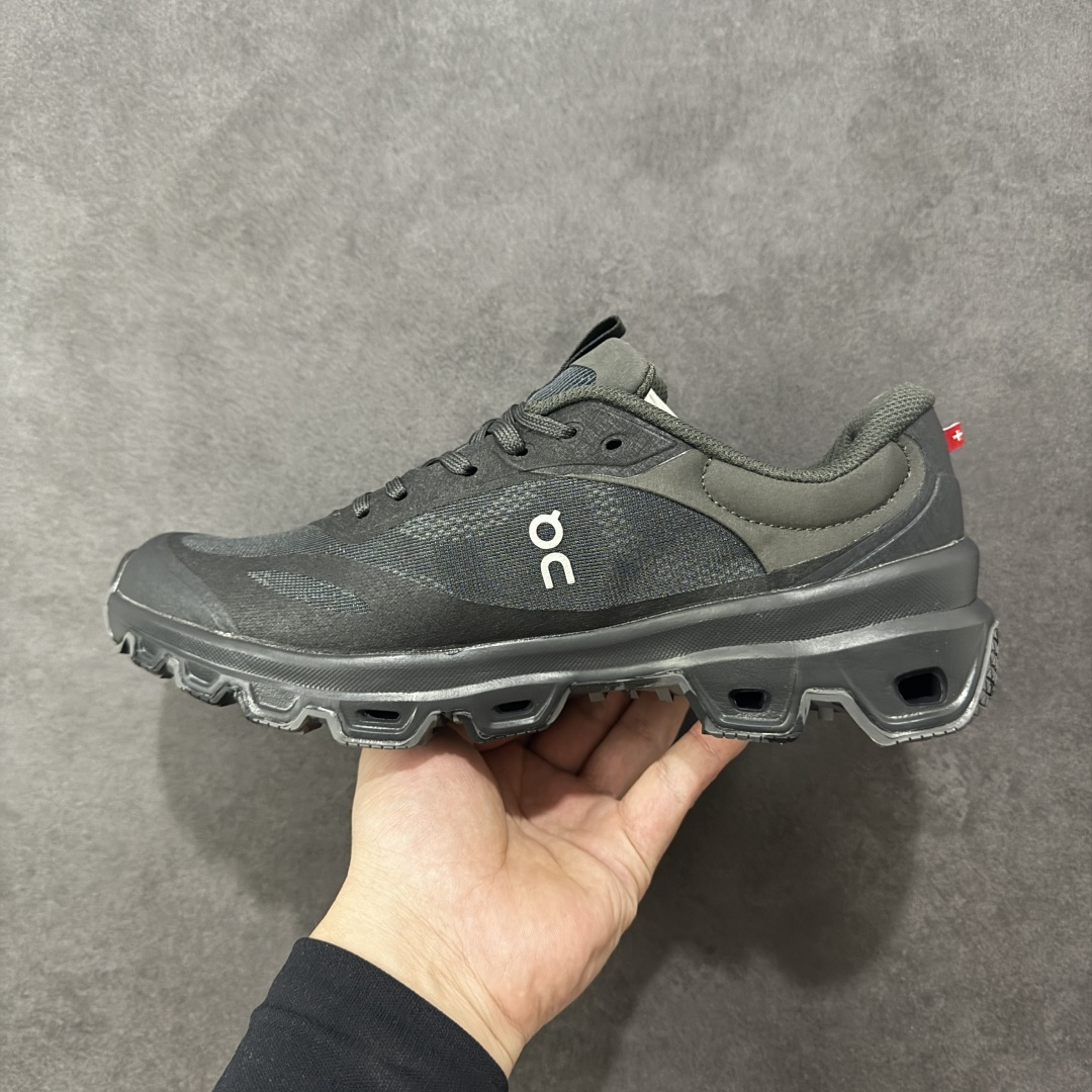 图片[2]-【PE版本】On昂跑 x LOEW罗意威2.0 Cloudtilt 舒适轻盈低帮跑步鞋 整身鞋面是一体的，包裹感很强，配合弹力鞋带，穿脱方便快捷。鞋底镂空设计，与爱步相同，脚感舒适。但不是立马就能感受的软，要走一段时间才有回馈。鞋型很秀气，日常穿着还是很合适的一款！ 货号：M929282X36 尺码：36-47-选品中心