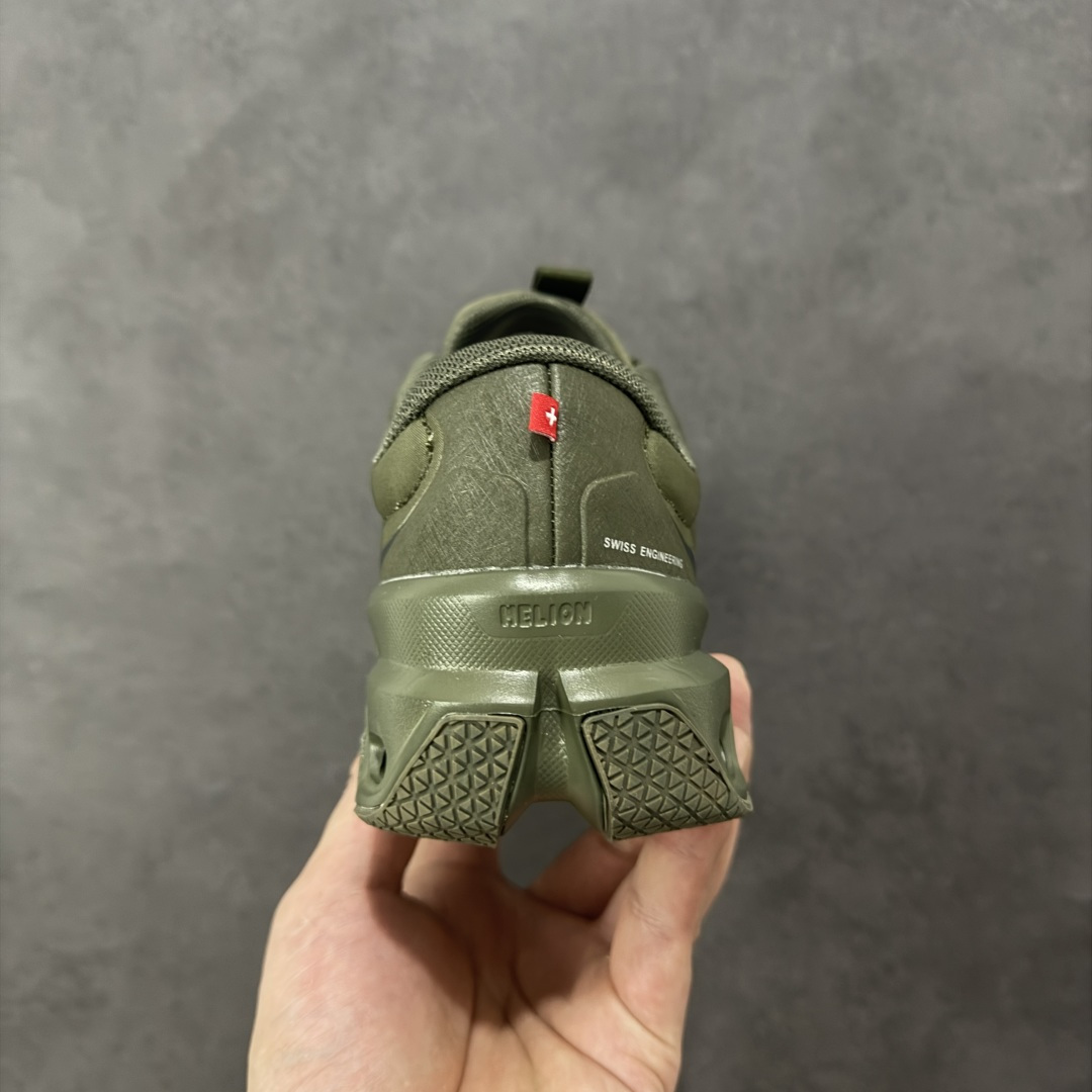 图片[4]-【PE版本】On昂跑 x LOEW罗意威2.0 Cloudtilt 舒适轻盈低帮跑步鞋 整身鞋面是一体的，包裹感很强，配合弹力鞋带，穿脱方便快捷。鞋底镂空设计，与爱步相同，脚感舒适。但不是立马就能感受的软，要走一段时间才有回馈。鞋型很秀气，日常穿着还是很合适的一款！ 货号：L929282X35 尺码：40-47-选品中心