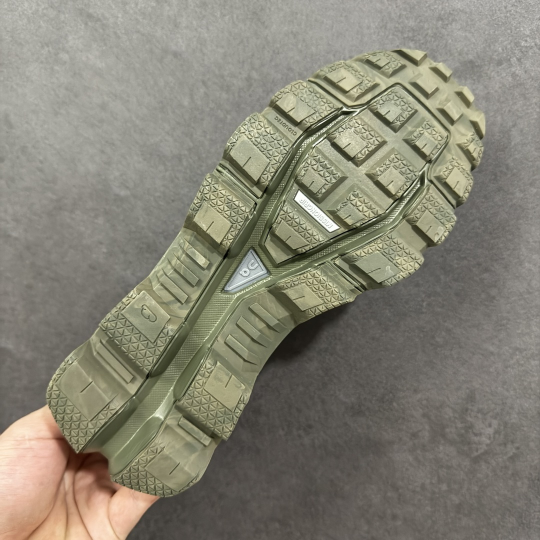 图片[9]-【PE版本】On昂跑 x LOEW罗意威2.0 Cloudtilt 舒适轻盈低帮跑步鞋 整身鞋面是一体的，包裹感很强，配合弹力鞋带，穿脱方便快捷。鞋底镂空设计，与爱步相同，脚感舒适。但不是立马就能感受的软，要走一段时间才有回馈。鞋型很秀气，日常穿着还是很合适的一款！ 货号：L929282X35 尺码：40-47-选品中心