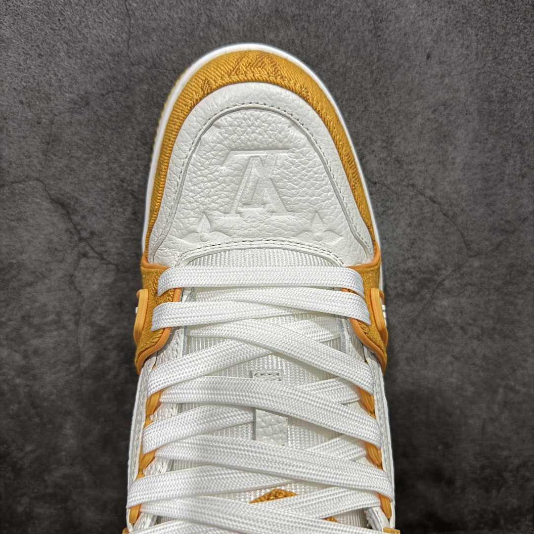 图片[5]-【天花板/Goat版】 市场最强版 没有之一的存在💪🏻 Louis Vuitton LV Trainer 系列全新版上架 手里有正品的可以对比下🆚懂货的看细节‼️ 此版品质是市场从未达到的新高度！ 整体版型 皮料 牛仔布的色差 压花纹路清晰度 后跟版型等等 都可以自行对比[机智]吊打市场所有货，怒甩十条街的那种，直接来正品对比图🆚，欢迎拿市场各大工厂的货来对比！ 尺码：35-45码-选品中心