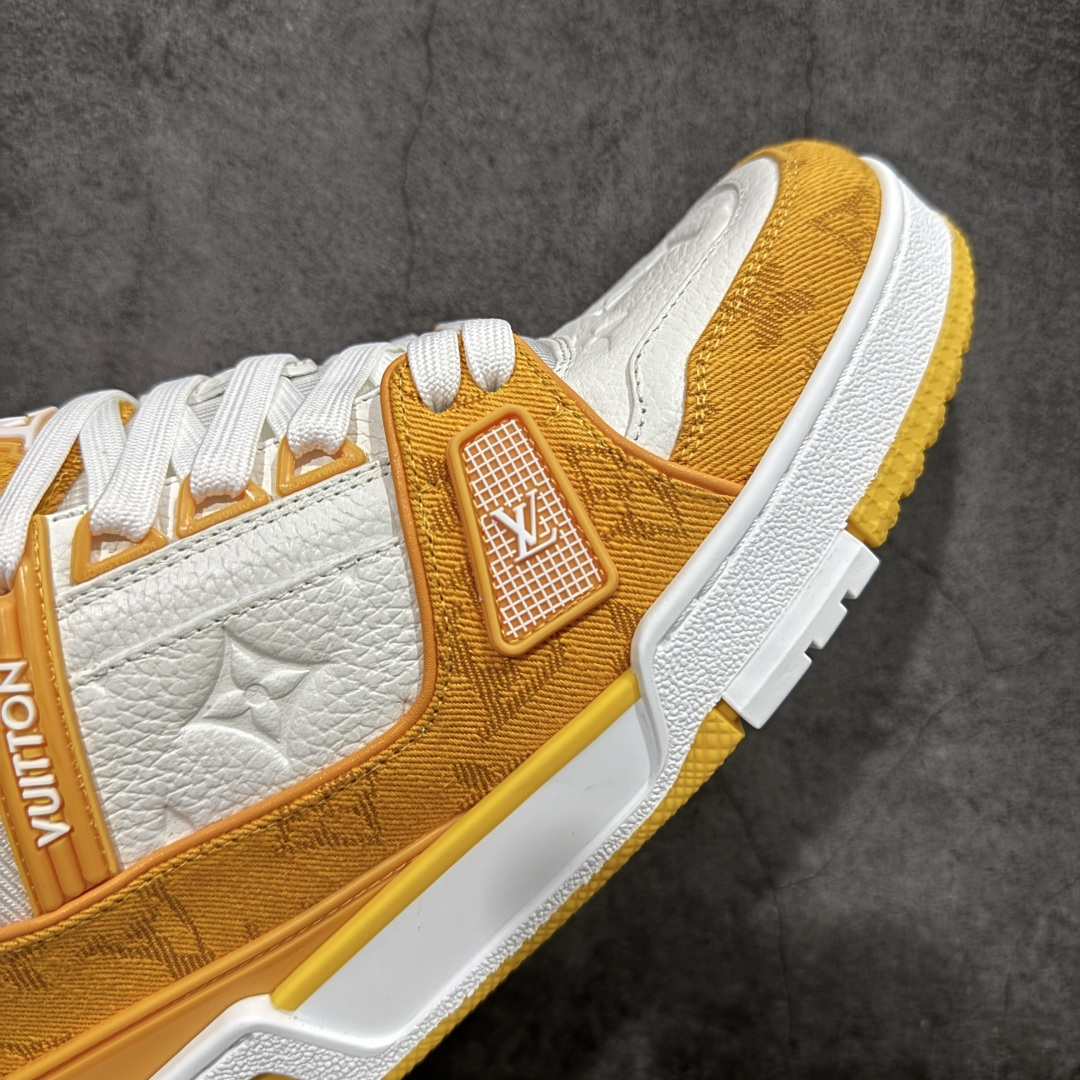 图片[6]-【天花板/Goat版】 市场最强版 没有之一的存在💪🏻 Louis Vuitton LV Trainer 系列全新版上架 手里有正品的可以对比下🆚懂货的看细节‼️ 此版品质是市场从未达到的新高度！ 整体版型 皮料 牛仔布的色差 压花纹路清晰度 后跟版型等等 都可以自行对比[机智]吊打市场所有货，怒甩十条街的那种，直接来正品对比图🆚，欢迎拿市场各大工厂的货来对比！ 尺码：35-45码-选品中心