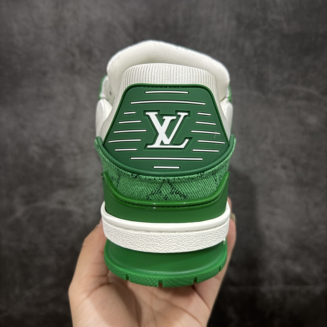 图片[4]-【天花板/Goat版】 市场最强版 没有之一的存在💪🏻 Louis Vuitton LV Trainer 系列全新版上架 手里有正品的可以对比下🆚懂货的看细节‼️ 此版品质是市场从未达到的新高度！ 整体版型 皮料 牛仔布的色差 压花纹路清晰度 后跟版型等等 都可以自行对比[机智]吊打市场所有货，怒甩十条街的那种，直接来正品对比图🆚，欢迎拿市场各大工厂的货来对比！ 尺码：35-45码-选品中心