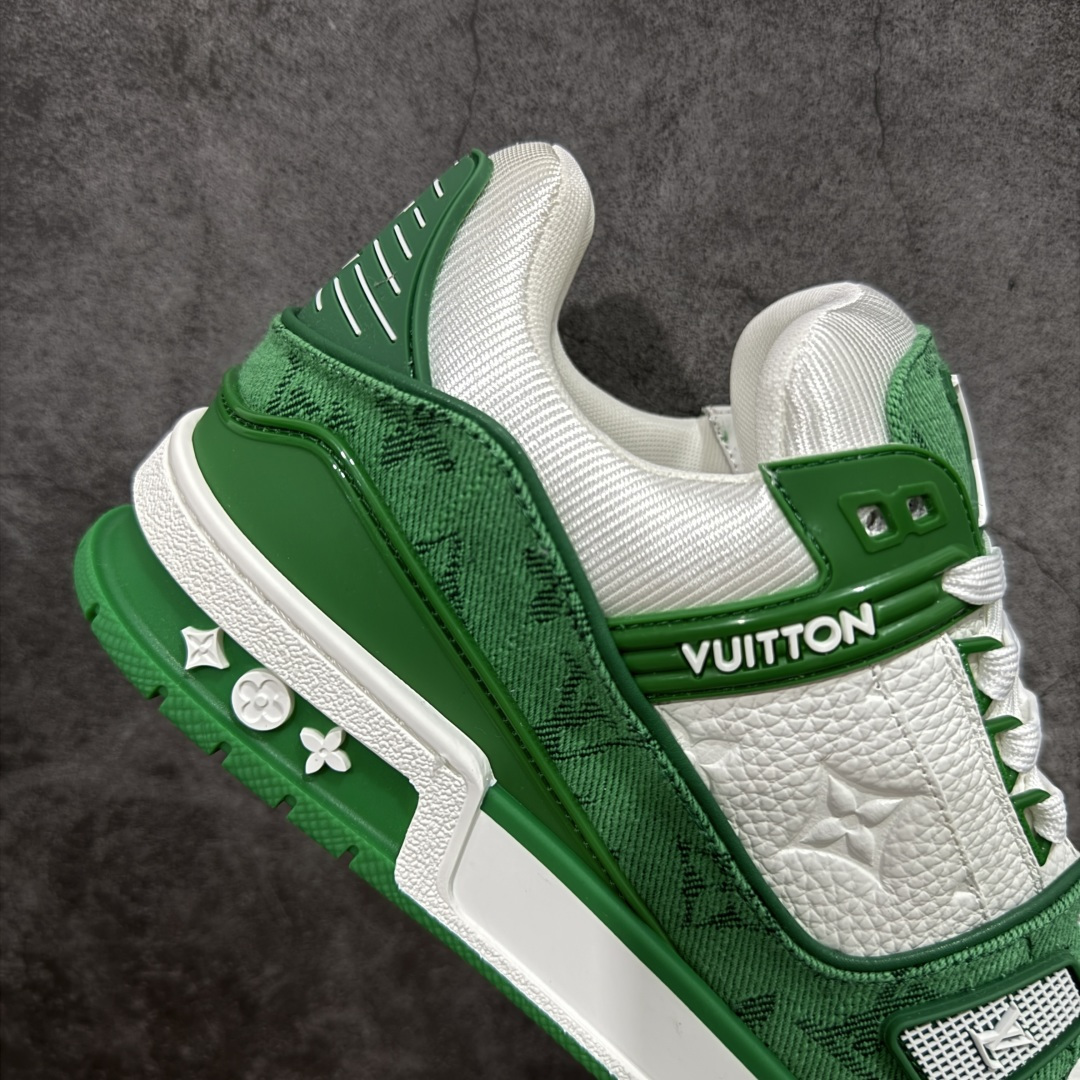 图片[7]-【天花板/Goat版】 市场最强版 没有之一的存在💪🏻 Louis Vuitton LV Trainer 系列全新版上架 手里有正品的可以对比下🆚懂货的看细节‼️ 此版品质是市场从未达到的新高度！ 整体版型 皮料 牛仔布的色差 压花纹路清晰度 后跟版型等等 都可以自行对比[机智]吊打市场所有货，怒甩十条街的那种，直接来正品对比图🆚，欢迎拿市场各大工厂的货来对比！ 尺码：35-45码-选品中心