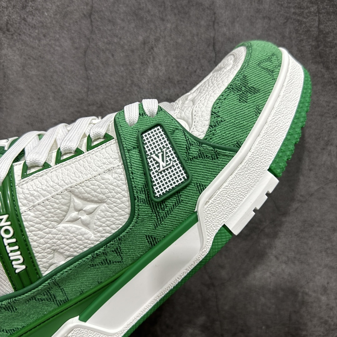 图片[6]-【天花板/Goat版】 市场最强版 没有之一的存在💪🏻 Louis Vuitton LV Trainer 系列全新版上架 手里有正品的可以对比下🆚懂货的看细节‼️ 此版品质是市场从未达到的新高度！ 整体版型 皮料 牛仔布的色差 压花纹路清晰度 后跟版型等等 都可以自行对比[机智]吊打市场所有货，怒甩十条街的那种，直接来正品对比图🆚，欢迎拿市场各大工厂的货来对比！ 尺码：35-45码-选品中心