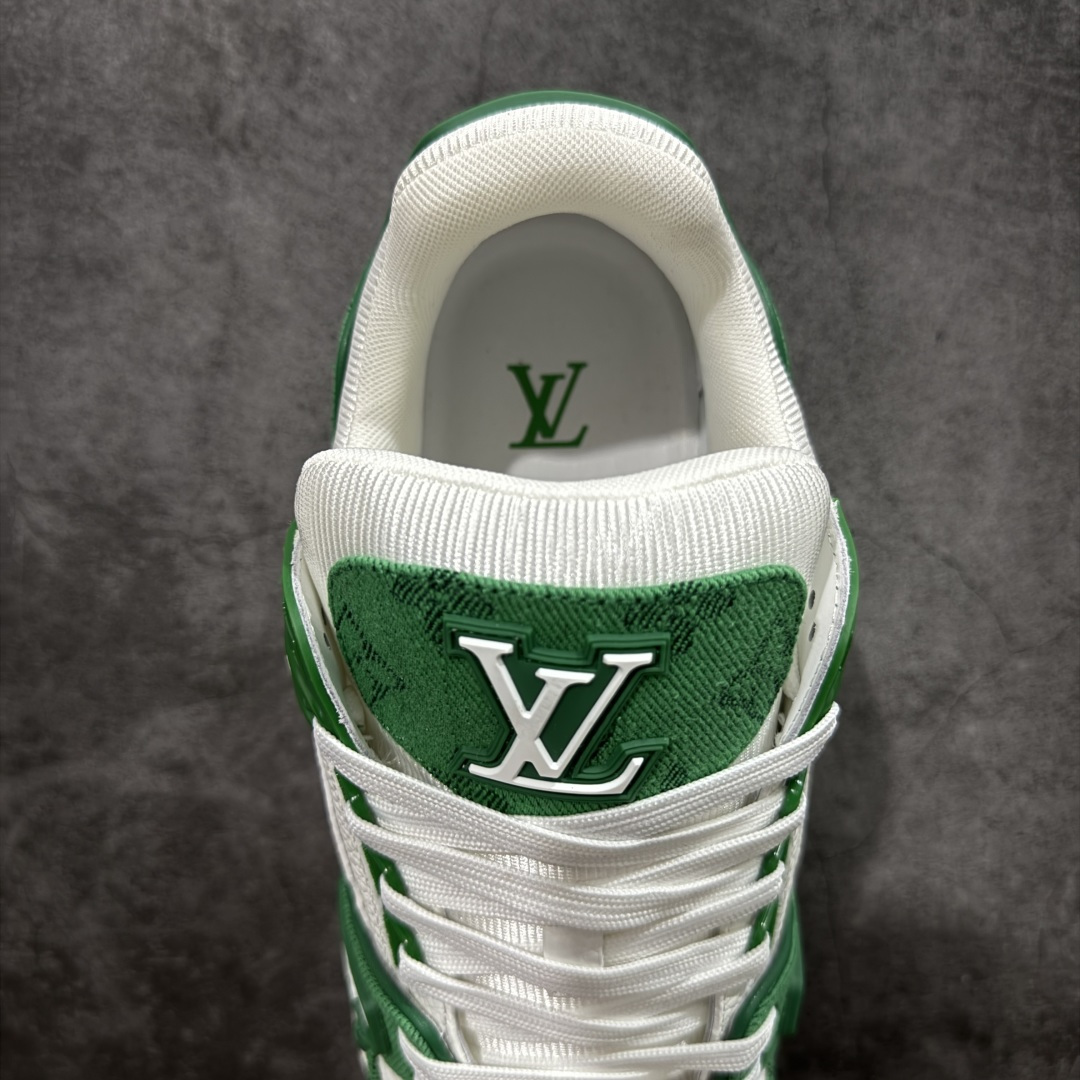 图片[8]-【天花板/Goat版】 市场最强版 没有之一的存在💪🏻 Louis Vuitton LV Trainer 系列全新版上架 手里有正品的可以对比下🆚懂货的看细节‼️ 此版品质是市场从未达到的新高度！ 整体版型 皮料 牛仔布的色差 压花纹路清晰度 后跟版型等等 都可以自行对比[机智]吊打市场所有货，怒甩十条街的那种，直接来正品对比图🆚，欢迎拿市场各大工厂的货来对比！ 尺码：35-45码-选品中心