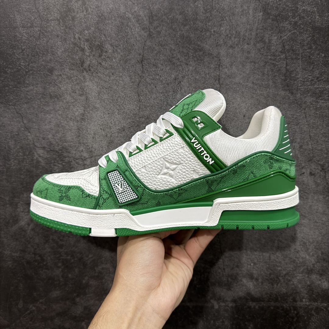 图片[2]-【天花板/Goat版】 市场最强版 没有之一的存在💪🏻 Louis Vuitton LV Trainer 系列全新版上架 手里有正品的可以对比下🆚懂货的看细节‼️ 此版品质是市场从未达到的新高度！ 整体版型 皮料 牛仔布的色差 压花纹路清晰度 后跟版型等等 都可以自行对比[机智]吊打市场所有货，怒甩十条街的那种，直接来正品对比图🆚，欢迎拿市场各大工厂的货来对比！ 尺码：35-45码-选品中心