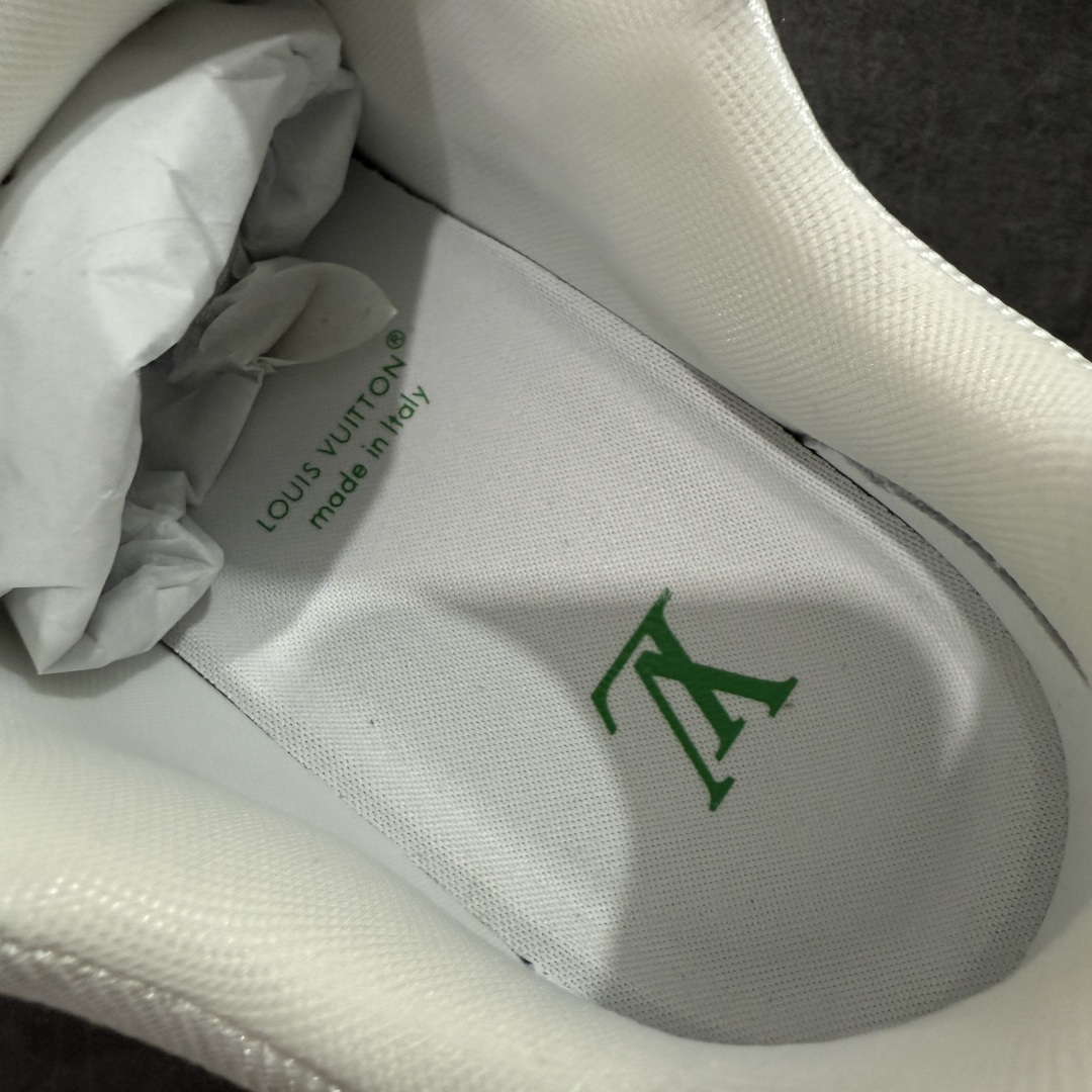 图片[8]-【天花板/Goat版】 市场最强版 没有之一的存在💪🏻 Louis Vuitton LV Trainer 系列全新版上架 手里有正品的可以对比下🆚懂货的看细节‼️ 此版品质是市场从未达到的新高度！ 整体版型 皮料 牛仔布的色差 压花纹路清晰度 后跟版型等等 都可以自行对比[机智]吊打市场所有货，怒甩十条街的那种，直接来正品对比图🆚，欢迎拿市场各大工厂的货来对比！ 尺码：35-45码-选品中心