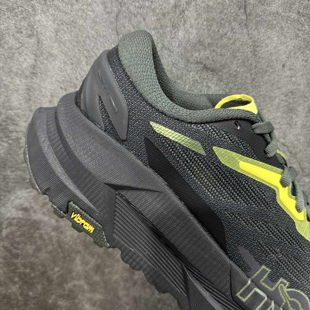 图片[7]-【纯原H版】J.LA.L x HOKA ONE ONE Mafate X 时尚舒适 休闲跑步鞋 男女同款 黑色 玛法特 适百搭防滑耐磨低帮生活休闲鞋 知名纯原大厂出品 细节对版1比1 HOKA ONE ONE是来自美国的跑步鞋知名品牌，创立于2009年，始终致力于为所有跑者提供更新、更好的跑步装备。相比常规跑鞋，HOKA ONE ONE特别研发使用性能独特的几何形跑鞋中底，此种鞋底更厚、更高、回弹性也更好，除了卓越的缓冲性能，它还能內各种阶段的跑者带来更具动感、更加稳定的跑步体验。HOKAONE ONE从设计之初就清楚意识到，要保证跑者步幅的均匀一致，双脚自然而然的运动至关重要。 尺码：36 36.5 37.5 38 38.5 39 40 40.5 41 42 42.5 43 44 44.5 45-选品中心