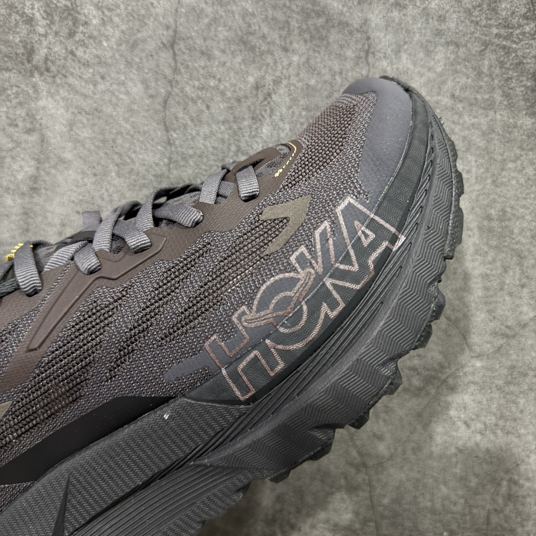 图片[6]-【纯原H版】J.LA.L x HOKA ONE ONE Mafate X 时尚舒适 休闲跑步鞋 男女同款 黑色 玛法特 适百搭防滑耐磨低帮生活休闲鞋 知名纯原大厂出品 细节对版1比1 HOKA ONE ONE是来自美国的跑步鞋知名品牌，创立于2009年，始终致力于为所有跑者提供更新、更好的跑步装备。相比常规跑鞋，HOKA ONE ONE特别研发使用性能独特的几何形跑鞋中底，此种鞋底更厚、更高、回弹性也更好，除了卓越的缓冲性能，它还能內各种阶段的跑者带来更具动感、更加稳定的跑步体验。HOKAONE ONE从设计之初就清楚意识到，要保证跑者步幅的均匀一致，双脚自然而然的运动至关重要。 尺码：36 36.5 37.5 38 38.5 39 40 40.5 41 42 42.5 43 44 44.5 45-选品中心