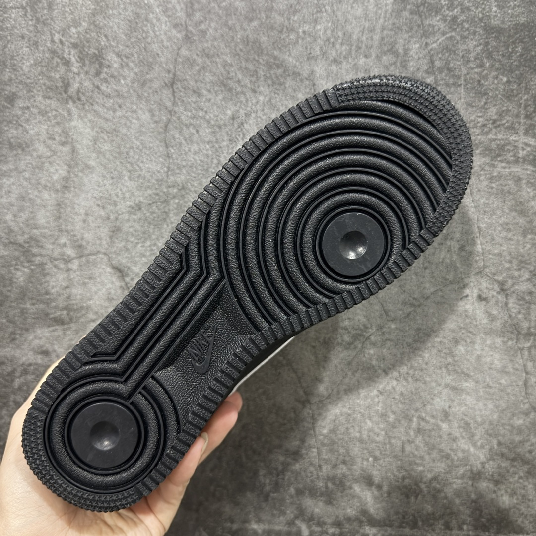 图片[9]-【纯原G版】NK Air Force 1 Low \’07 空军一号低帮经典板鞋 黑白 FZ0627-010 细节吊打市场其他代号版本 全鞋电脑针车 工整有序 原厂港宝加持完美还原灵魂版型 原盒原配从里到外百分百还原 原厂全头层原厂皮料 原标原盒 内置Sole气垫 中底白色背胶 中底划线 已经无限的接近公司 原厂楦头 原厂刺绣 后跟弧度修正 正确中底四线防伪 尺码：35.5 36 36.5 37.5 38 38.5 39 40 40.5 41 42 42.5 43 44 44.5 45 46 47.5 48.5-选品中心