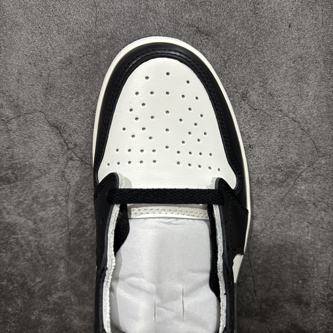 图片[5]-【纯原全头层】Air Jordan 1 AJ1 黑棕低帮小摩卡倒钩 CZ0790-102 超级强悍品质 可对比市场各大纯原版本 专业aj大厂出品 对细节的把控毋庸置疑 材料也是用最接近原鞋的头层皮料 所有地方都没有做到减配 原厂鞋楦打造完美鞋型 整体鞋型以及后跟做的弧度做的非常好 鞋带为原厂打蜡鞋带 粗细程度同步原鞋 裁片清洁度到位 无明显瑕疵毛边 免修产品 正确针车 该重针 该有尖角的地方都有做到 鞋价格非常香 转手可闭眼卖高价 到手各位就知道货有多好 绝对秒杀一切同价格货品 尺码：36-47.5-选品中心