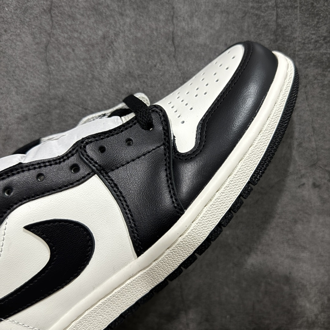 图片[6]-【纯原全头层】Air Jordan 1 AJ1 黑棕低帮小摩卡倒钩 CZ0790-102 超级强悍品质 可对比市场各大纯原版本 专业aj大厂出品 对细节的把控毋庸置疑 材料也是用最接近原鞋的头层皮料 所有地方都没有做到减配 原厂鞋楦打造完美鞋型 整体鞋型以及后跟做的弧度做的非常好 鞋带为原厂打蜡鞋带 粗细程度同步原鞋 裁片清洁度到位 无明显瑕疵毛边 免修产品 正确针车 该重针 该有尖角的地方都有做到 鞋价格非常香 转手可闭眼卖高价 到手各位就知道货有多好 绝对秒杀一切同价格货品 尺码：36-47.5-选品中心