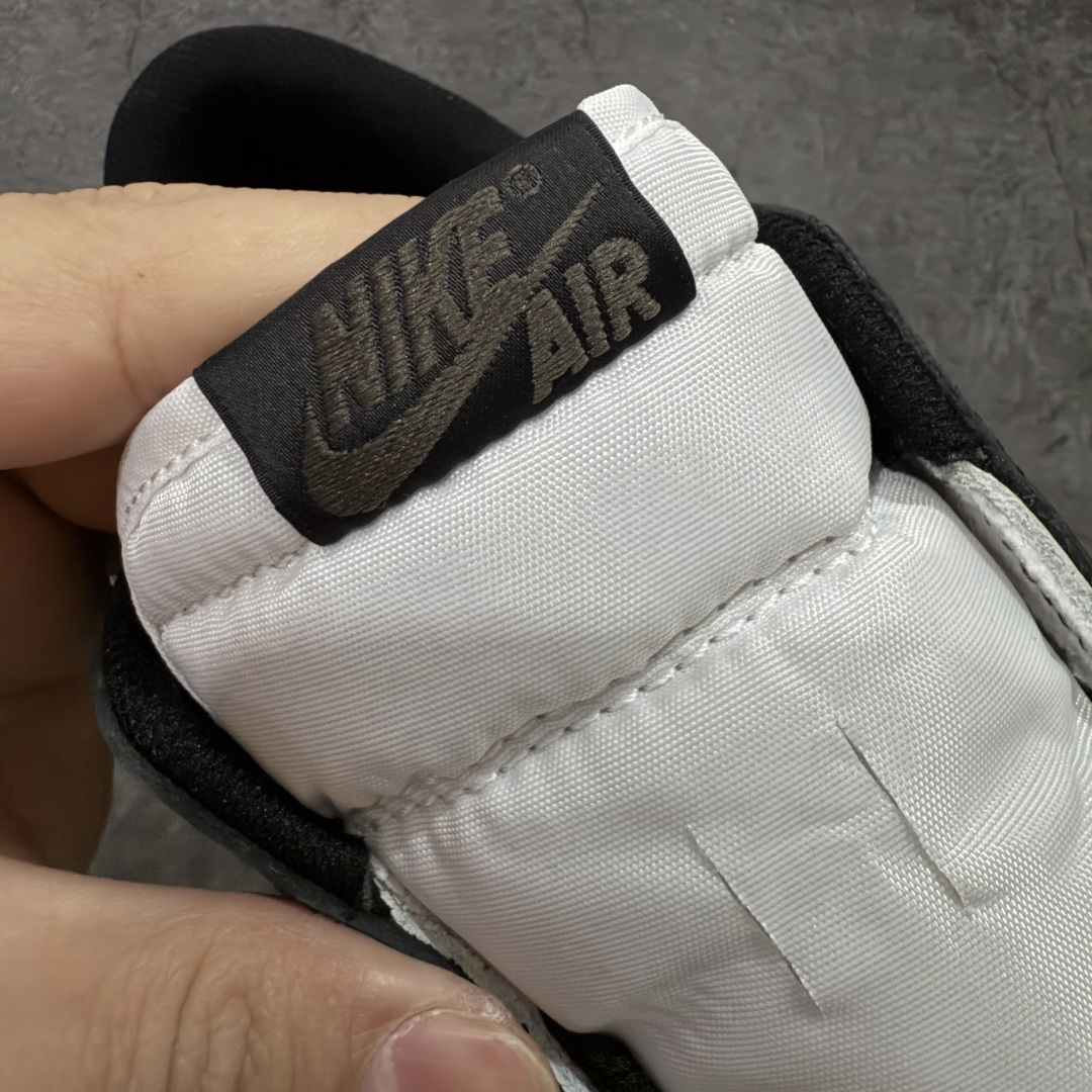图片[6]-【纯原全头层】Air Jordan 1 AJ1 黑棕低帮小摩卡倒钩 CZ0790-102 超级强悍品质 可对比市场各大纯原版本 专业aj大厂出品 对细节的把控毋庸置疑 材料也是用最接近原鞋的头层皮料 所有地方都没有做到减配 原厂鞋楦打造完美鞋型 整体鞋型以及后跟做的弧度做的非常好 鞋带为原厂打蜡鞋带 粗细程度同步原鞋 裁片清洁度到位 无明显瑕疵毛边 免修产品 正确针车 该重针 该有尖角的地方都有做到 鞋价格非常香 转手可闭眼卖高价 到手各位就知道货有多好 绝对秒杀一切同价格货品 尺码：36-47.5-选品中心