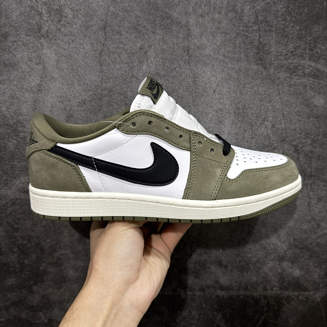 【原厂版】Air Jordan 1 AJ1 og低帮 白棕绿黑勾 DM7866-101 超级强悍品质 可对比市场各大纯原版本 专业aj大厂出品 对细节的把控毋庸置疑 材料也是用最接近原鞋的头层皮料 所有地方都没有做到减配 原厂鞋楦打造完美鞋型 整体鞋型以及后跟做的弧度做的非常好 鞋带为原厂打蜡鞋带 粗细程度同步原鞋 裁片清洁度到位 无明显瑕疵毛边 免修产品 正确针车 该重针 该有尖角的地方都有做到 鞋价格非常香 转手可闭眼卖高价 到手各位就知道货有多好 绝对秒杀一切同价格货品 尺码：36-47.5-选品中心