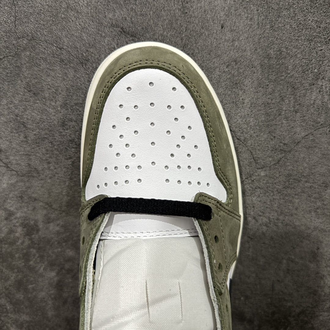 图片[5]-【原厂版】Air Jordan 1 AJ1 og低帮 白棕绿黑勾 DM7866-101 超级强悍品质 可对比市场各大纯原版本 专业aj大厂出品 对细节的把控毋庸置疑 材料也是用最接近原鞋的头层皮料 所有地方都没有做到减配 原厂鞋楦打造完美鞋型 整体鞋型以及后跟做的弧度做的非常好 鞋带为原厂打蜡鞋带 粗细程度同步原鞋 裁片清洁度到位 无明显瑕疵毛边 免修产品 正确针车 该重针 该有尖角的地方都有做到 鞋价格非常香 转手可闭眼卖高价 到手各位就知道货有多好 绝对秒杀一切同价格货品 尺码：36-47.5-选品中心