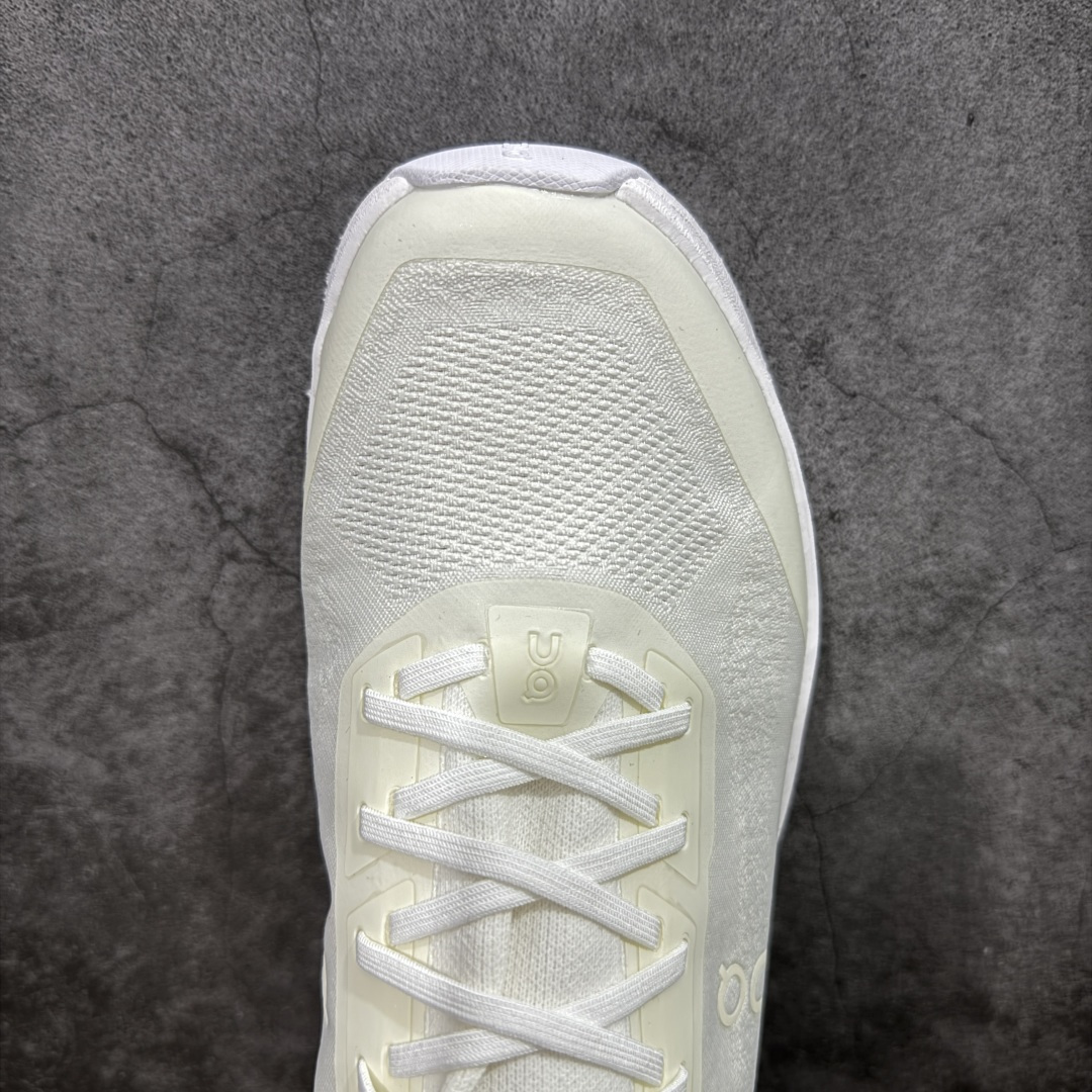 图片[5]-【YH版本】zendaya x law roach x On昂跑 新款出货 Cloudtilt Moon 舒适柔软 EVA 休闲城市通勤长跑短跑跑步鞋 云模块高弹eva十橡胶组合，缓震回弹双效合一，抓地力及耐磨性兼备原装进口织物鞋面，厚实兼备透气性，同步原版高频压印及压胶处理，3m反光加持缓震性能提升：cloudtilt 2.0采用了先进的缓震技术，能够有效减少跑步时对关节的冲击，保护运动者的健康。其独特的缓震系统设计能够提供稳定的支撑，确保跑者在跑道上尽情释放潜能。 这款运动鞋注重透气性和舒适性，采用轻盈透气的材料，确保双脚在奔跑中感受自由和快感。紧密贴合脚型的设计，提供稳定的支撑，让跑者在奔跑中更加自如。 货号 3MF 30670664 尺码：36 36.5 37 38 38.5 39 40 40.5 41 42 42.5 43 44 44.5 45-选品中心