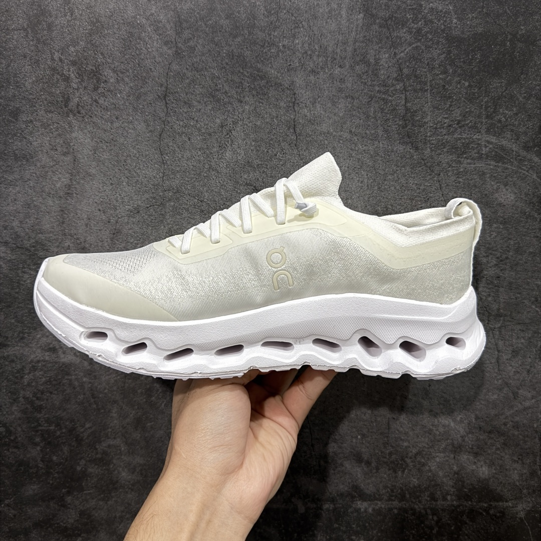 图片[2]-【YH版本】zendaya x law roach x On昂跑 新款出货 Cloudtilt Moon 舒适柔软 EVA 休闲城市通勤长跑短跑跑步鞋 云模块高弹eva十橡胶组合，缓震回弹双效合一，抓地力及耐磨性兼备原装进口织物鞋面，厚实兼备透气性，同步原版高频压印及压胶处理，3m反光加持缓震性能提升：cloudtilt 2.0采用了先进的缓震技术，能够有效减少跑步时对关节的冲击，保护运动者的健康。其独特的缓震系统设计能够提供稳定的支撑，确保跑者在跑道上尽情释放潜能。 这款运动鞋注重透气性和舒适性，采用轻盈透气的材料，确保双脚在奔跑中感受自由和快感。紧密贴合脚型的设计，提供稳定的支撑，让跑者在奔跑中更加自如。 货号 3MF 30670664 尺码：36 36.5 37 38 38.5 39 40 40.5 41 42 42.5 43 44 44.5 45-选品中心