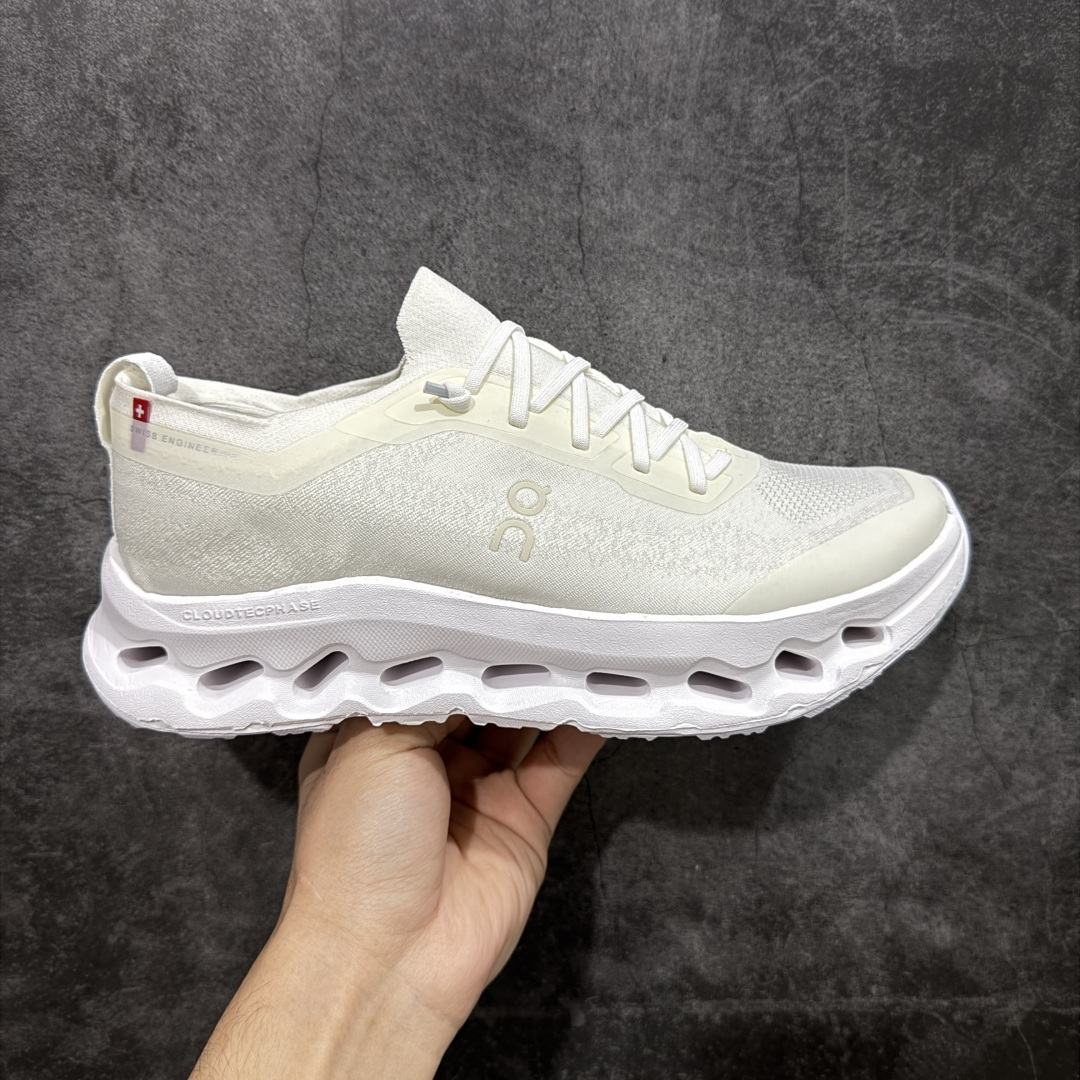 【YH版本】zendaya x law roach x On昂跑 新款出货 Cloudtilt Moon 舒适柔软 EVA 休闲城市通勤长跑短跑跑步鞋 云模块高弹eva十橡胶组合，缓震回弹双效合一，抓地力及耐磨性兼备原装进口织物鞋面，厚实兼备透气性，同步原版高频压印及压胶处理，3m反光加持缓震性能提升：cloudtilt 2.0采用了先进的缓震技术，能够有效减少跑步时对关节的冲击，保护运动者的健康。其独特的缓震系统设计能够提供稳定的支撑，确保跑者在跑道上尽情释放潜能。 这款运动鞋注重透气性和舒适性，采用轻盈透气的材料，确保双脚在奔跑中感受自由和快感。紧密贴合脚型的设计，提供稳定的支撑，让跑者在奔跑中更加自如。 货号 3MF 30670664 尺码：36 36.5 37 38 38.5 39 40 40.5 41 42 42.5 43 44 44.5 45-选品中心