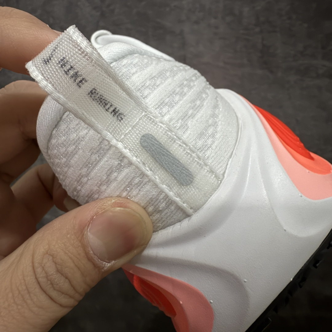 图片[2]-【XE纯原版】Nike Air Zoom Vomero Plus 全新科技运动跑鞋 HV8150-100    目前市场最强品质 原版购入开发 鞋面采用硅胶发泡立体印刷 临界ZOOM X泡棉超软弹大底 区别市场一体底 超高质检清洁度 一切材质配件均与原版一致 原楦原纸板开发 匹配原版98%以上 完美弧度版型 原厂鞋标 立体反光鞋盒标 鞋盒防撞海绵 高端玩家必推版本 高价零售必推版本 欢迎对比市面任意版本‼️ 这双鞋简直是时尚与科技的完美融合。 经典黑色鞋面，质感爆棚，搭配超亮眼的银色大勾子，瞬间成为街头焦点。不仅颜值在线，缓震性能更是一绝 不管是日常出街还是慢跑锻炼，都能给双脚极致舒适体验。  码数超全，36- 46 码任你选！别犹豫啦，穿上它，轻松走出潮流范，开启你的时尚运动新旅程！ 码段：36-46-选品中心