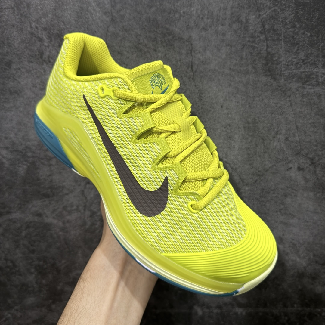 图片[3]-【外贸版】Nike Zoom Vapor 12 HC Prm 舒适 低帮 网球鞋 HF7827-300 郑钦文同款上脚 网球实战必穿款 颜值与实用性兼具 轻质网眼鞋面，透气又轻盈 Air Zoom 缓震配置超给力，击球冲击能有效吸收，缓震回弹超舒适，启动反馈也很赞。 鞋身流线型设计，减少空气阻力，灵活性拉满 鞋底橡胶耐磨，硬地抓地力强，多方向人字纹，急停、变向都稳 中足锁定稳，侧向支撑靠谱，鞋楦贴合度适中，打球时脚在鞋里不乱晃，能专注赢球 简约设计适配多种风格，运动与日常场景无缝切换 轻量化与透气性 网面材质减轻重量，长时间穿着舒适 尺码：36-47-选品中心