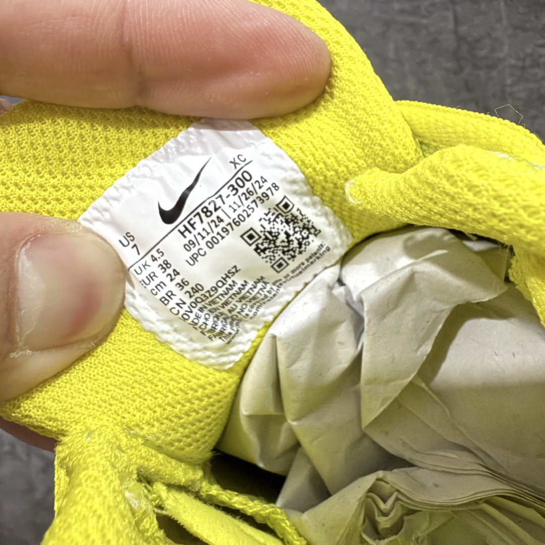 图片[7]-【外贸版】Nike Zoom Vapor 12 HC Prm 舒适 低帮 网球鞋 HF7827-300 郑钦文同款上脚 网球实战必穿款 颜值与实用性兼具 轻质网眼鞋面，透气又轻盈 Air Zoom 缓震配置超给力，击球冲击能有效吸收，缓震回弹超舒适，启动反馈也很赞。 鞋身流线型设计，减少空气阻力，灵活性拉满 鞋底橡胶耐磨，硬地抓地力强，多方向人字纹，急停、变向都稳 中足锁定稳，侧向支撑靠谱，鞋楦贴合度适中，打球时脚在鞋里不乱晃，能专注赢球 简约设计适配多种风格，运动与日常场景无缝切换 轻量化与透气性 网面材质减轻重量，长时间穿着舒适 尺码：36-47-选品中心