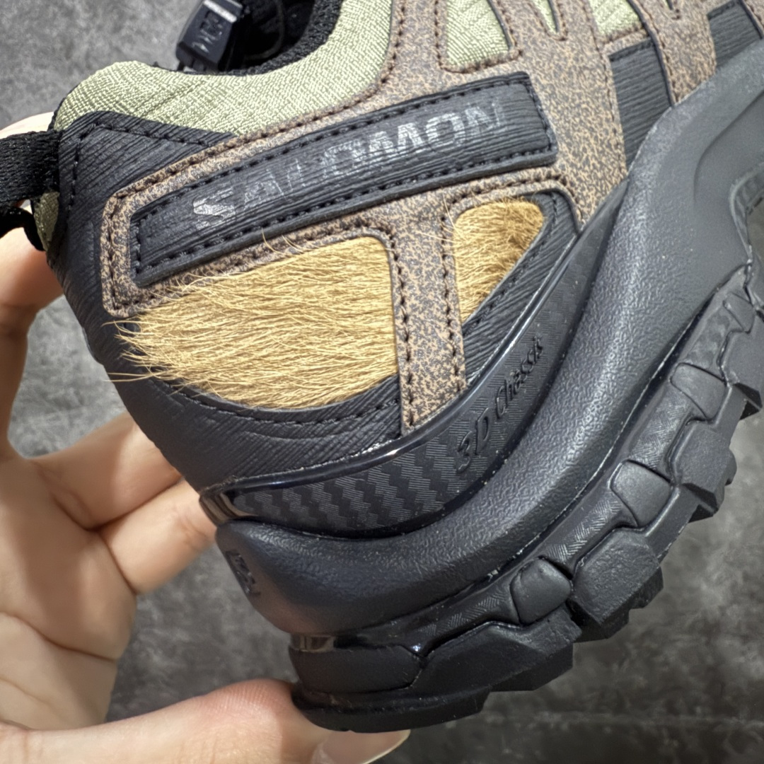 图片[2]-【666版本】SALOMON 萨洛蒙 XA PRO 3D 户外运动 网布减震防滑透气 低帮跑步鞋 男女同款 马年限定 马毛 477974 全新品质 巅峰之作 所有配色均购物原版拆解1：1开发 原材料打造 非市场公版便宜货 私模大底 清洁度比市场所有版本都高 全套原纸板楦头开发 原厂网布配套 确保原汁原味 完美呈现版型 原档数据独家私模五层组合大底 男女鞋同步官方开发至46 原装Ortholite轻量化鞋垫 中底布带钢印编号 原厂TPU锁扣 进口港宝加持 后跟自然饱满 还原公司包裹性 鞋面采用SENSIFT贴合技术 全方位贴合包裹脚型 鞋跟部鞋底牵引设计 提供强大的抓地性能 更适应野外崎岖不平的道路 其3D ADVANCED CHASSIS底盘 材料轻量大化 钉齿设计更具稳定性 防护性 鞋底易磨损区运用CONTAGRIP高耐磨材料 应对城市硬质路面长距离跑考验 尺码：36 36.5 37.5 38 38.5 39 40 40.5 41 42 42.5 43 44 45 46-选品中心