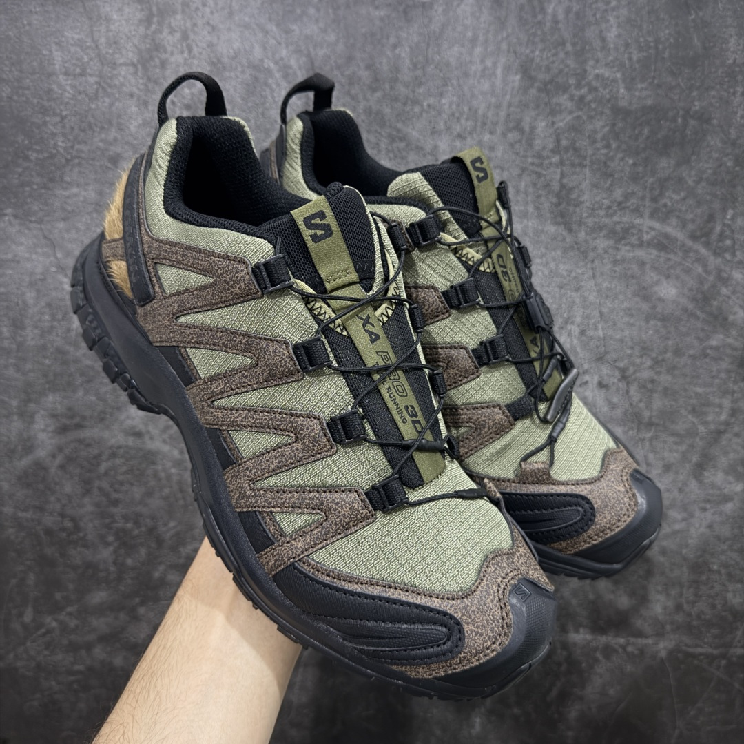 【666版本】SALOMON 萨洛蒙 XA PRO 3D 户外运动 网布减震防滑透气 低帮跑步鞋 男女同款 马年限定 马毛 477974 全新品质 巅峰之作 所有配色均购物原版拆解1：1开发 原材料打造 非市场公版便宜货 私模大底 清洁度比市场所有版本都高 全套原纸板楦头开发 原厂网布配套 确保原汁原味 完美呈现版型 原档数据独家私模五层组合大底 男女鞋同步官方开发至46 原装Ortholite轻量化鞋垫 中底布带钢印编号 原厂TPU锁扣 进口港宝加持 后跟自然饱满 还原公司包裹性 鞋面采用SENSIFT贴合技术 全方位贴合包裹脚型 鞋跟部鞋底牵引设计 提供强大的抓地性能 更适应野外崎岖不平的道路 其3D ADVANCED CHASSIS底盘 材料轻量大化 钉齿设计更具稳定性 防护性 鞋底易磨损区运用CONTAGRIP高耐磨材料 应对城市硬质路面长距离跑考验 尺码：36 36.5 37.5 38 38.5 39 40 40.5 41 42 42.5 43 44 45 46-选品中心