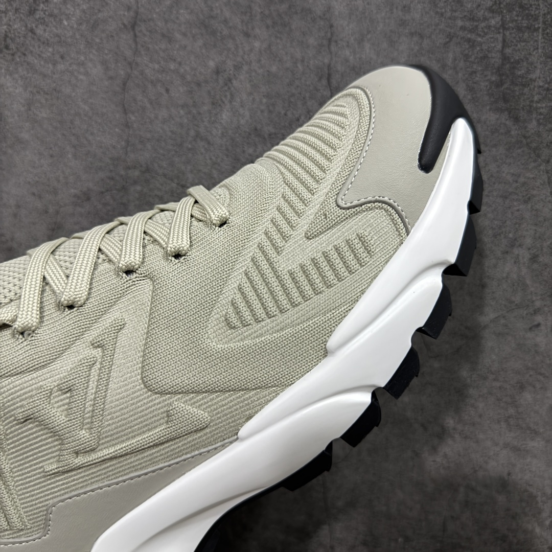 图片[6]-【YS 纯原】 广奢高端货 路易威登LOUIS VUITTON Runner Tatic系列 牛皮革 · 织物·圆头系带 · 低帮休闲男鞋 ✦ LV高端运动线 Runner Tatic 正统版型 ✦ 头层小牛皮革鞋面，纹理细腻、挺括高级 ✦ 原厂网面拼接结构，透气轻盈不闷脚 ✦ 圆头低帮设计，上脚更显修长与干净 ✦ 原楦开模开发，包裹感流畅贴合 ✦ 独家轻量缓震中底，行走舒适度拉满 ✦ 耐磨橡胶外底，抓地稳、耐穿强 ✦ LV Logo、花纹、结构点位全部对版 ✦ 专柜级包装＋配件齐全 ✦ 蓝色百搭耐看，通勤/日常轻奢必备 尺码：38-46-选品中心