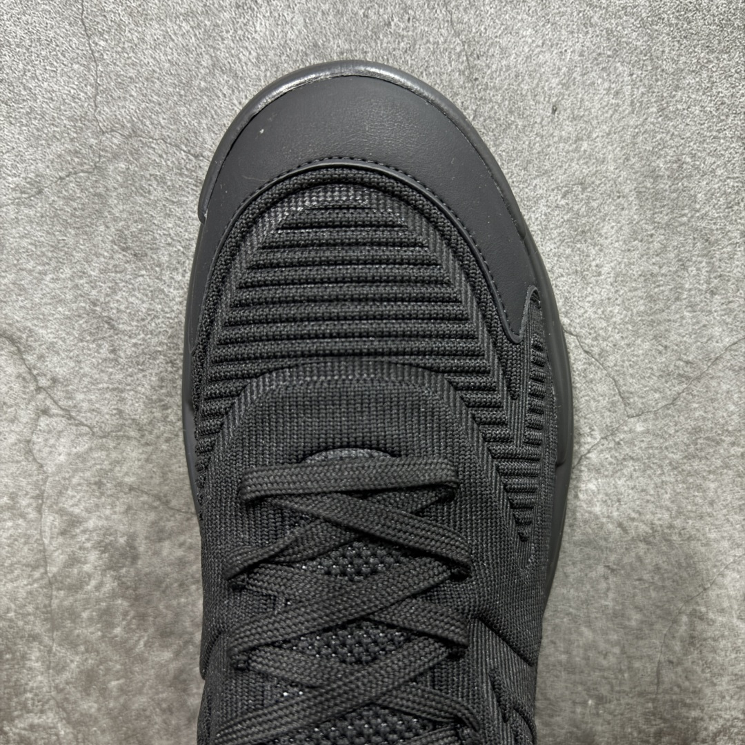 图片[5]-【YS 纯原】 广奢高端货 路易威登LOUIS VUITTON Runner Tatic系列 牛皮革 · 织物·圆头系带 · 低帮休闲男鞋 ✦ LV高端运动线 Runner Tatic 正统版型 ✦ 头层小牛皮革鞋面，纹理细腻、挺括高级 ✦ 原厂网面拼接结构，透气轻盈不闷脚 ✦ 圆头低帮设计，上脚更显修长与干净 ✦ 原楦开模开发，包裹感流畅贴合 ✦ 独家轻量缓震中底，行走舒适度拉满 ✦ 耐磨橡胶外底，抓地稳、耐穿强 ✦ LV Logo、花纹、结构点位全部对版 ✦ 专柜级包装＋配件齐全 ✦ 蓝色百搭耐看，通勤/日常轻奢必备 尺码：38-46-选品中心