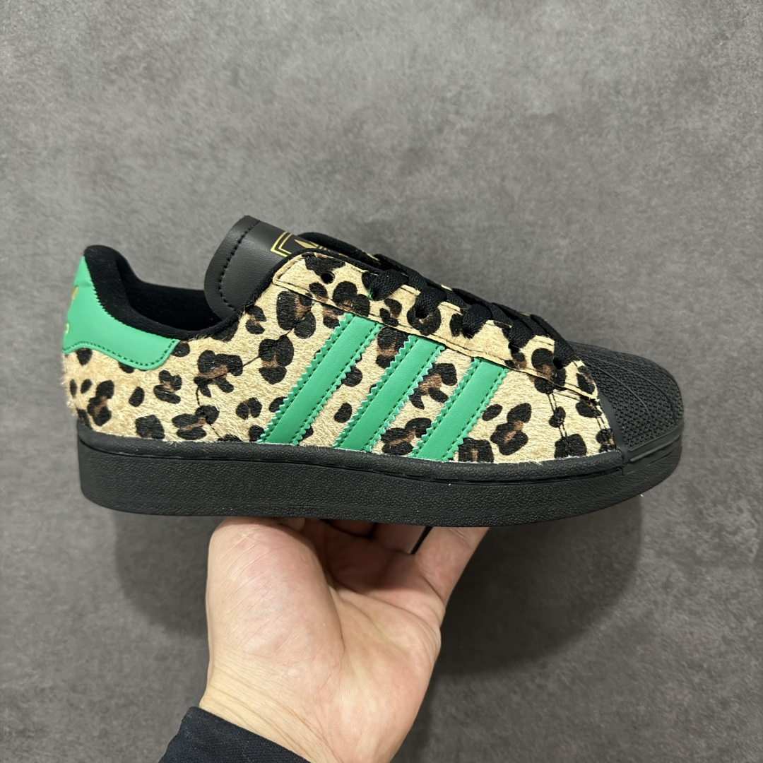 【纯原版】Adidas Originals Superstar贝壳头 渠道正品订单 诠释市场最高工艺水平 贝壳头经典小白板鞋 专柜上架同步配色 全鞋进口头层皮料打造。区别市面普通真标版本，进出专柜无压力 货号： JP8165 尺码： 36 36.5 37.5 38 38.5 39 40 40.5 41 42 42.5 43 44 44.5 45-选品中心