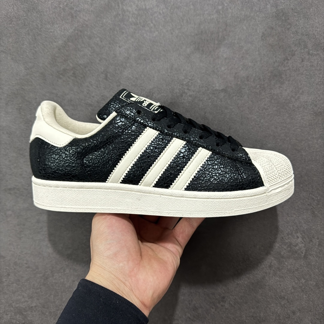 【纯原版】Adidas Originals Superstar贝壳头 渠道正品订单 诠释市场最高工艺水平 贝壳头经典小白板鞋 专柜上架同步配色 全鞋进口头层皮料打造。区别市面普通真标版本，进出专柜无压力 货号： JS4014 尺码： 36 36.5 37.5 38 38.5 39 40 40.5 41 42 42.5 43 44 44.5 45-选品中心