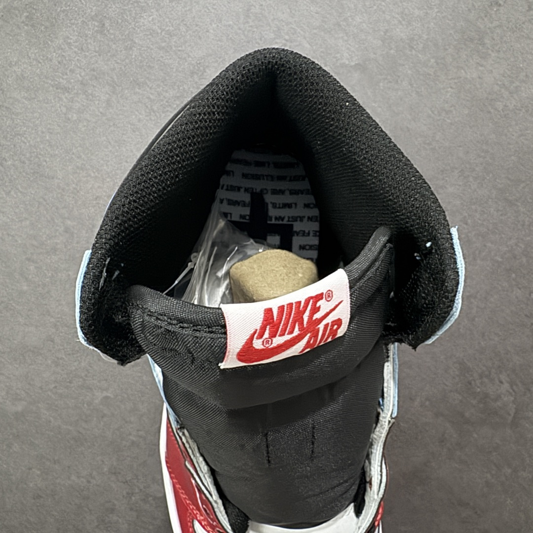 图片[7]-【公司级头层版】Air Jordan 1 High OG 高帮 AJ1 乔丹1代 aj1 乔1 高邦 金人吊牌 乔丹篮球鞋系列CK5666-100 采用正确头层皮组合荔枝纹头层皮革鞋面材质 中底注胶孔及缜密中底拉帮工艺 内置气垫及耐磨橡胶大底 尺码：36-47带半码-选品中心
