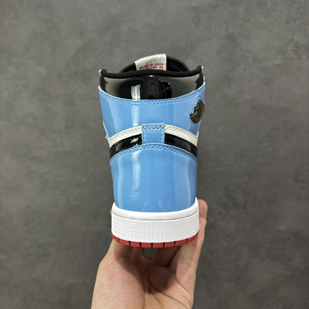 图片[4]-【公司级头层版】Air Jordan 1 High OG 高帮 AJ1 乔丹1代 aj1 乔1 高邦 金人吊牌 乔丹篮球鞋系列CK5666-100 采用正确头层皮组合荔枝纹头层皮革鞋面材质 中底注胶孔及缜密中底拉帮工艺 内置气垫及耐磨橡胶大底 尺码：36-47带半码-选品中心