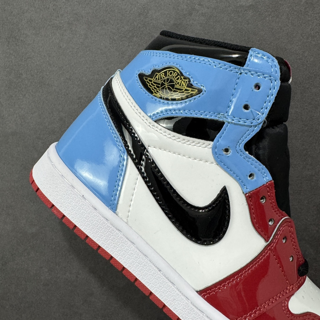 图片[6]-【公司级头层版】Air Jordan 1 High OG 高帮 AJ1 乔丹1代 aj1 乔1 高邦 金人吊牌 乔丹篮球鞋系列CK5666-100 采用正确头层皮组合荔枝纹头层皮革鞋面材质 中底注胶孔及缜密中底拉帮工艺 内置气垫及耐磨橡胶大底 尺码：36-47带半码-选品中心