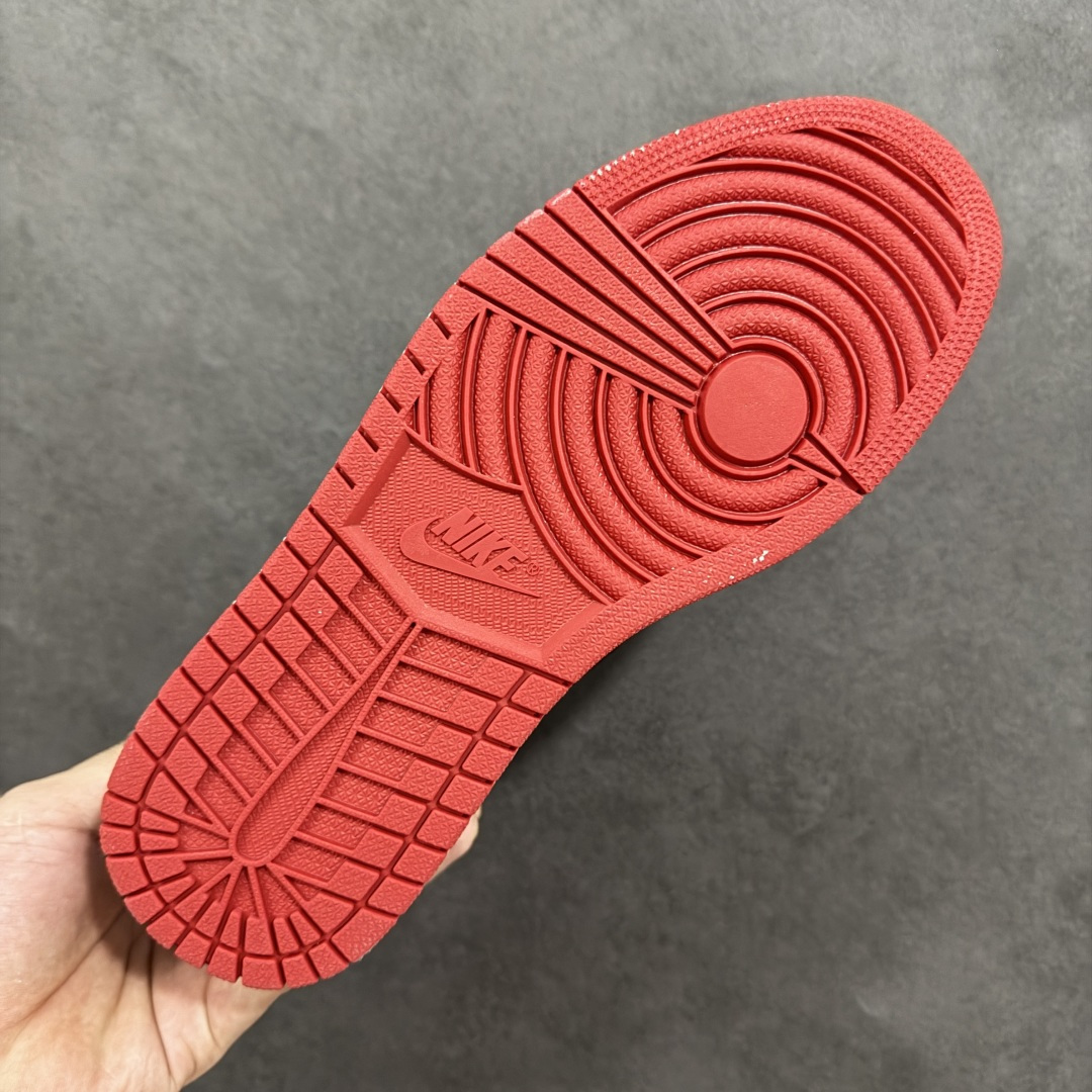 图片[9]-【公司级头层版】Air Jordan 1 High OG 高帮 AJ1 乔丹1代 aj1 乔1 高邦 金人吊牌 乔丹篮球鞋系列CK5666-100 采用正确头层皮组合荔枝纹头层皮革鞋面材质 中底注胶孔及缜密中底拉帮工艺 内置气垫及耐磨橡胶大底 尺码：36-47带半码-选品中心