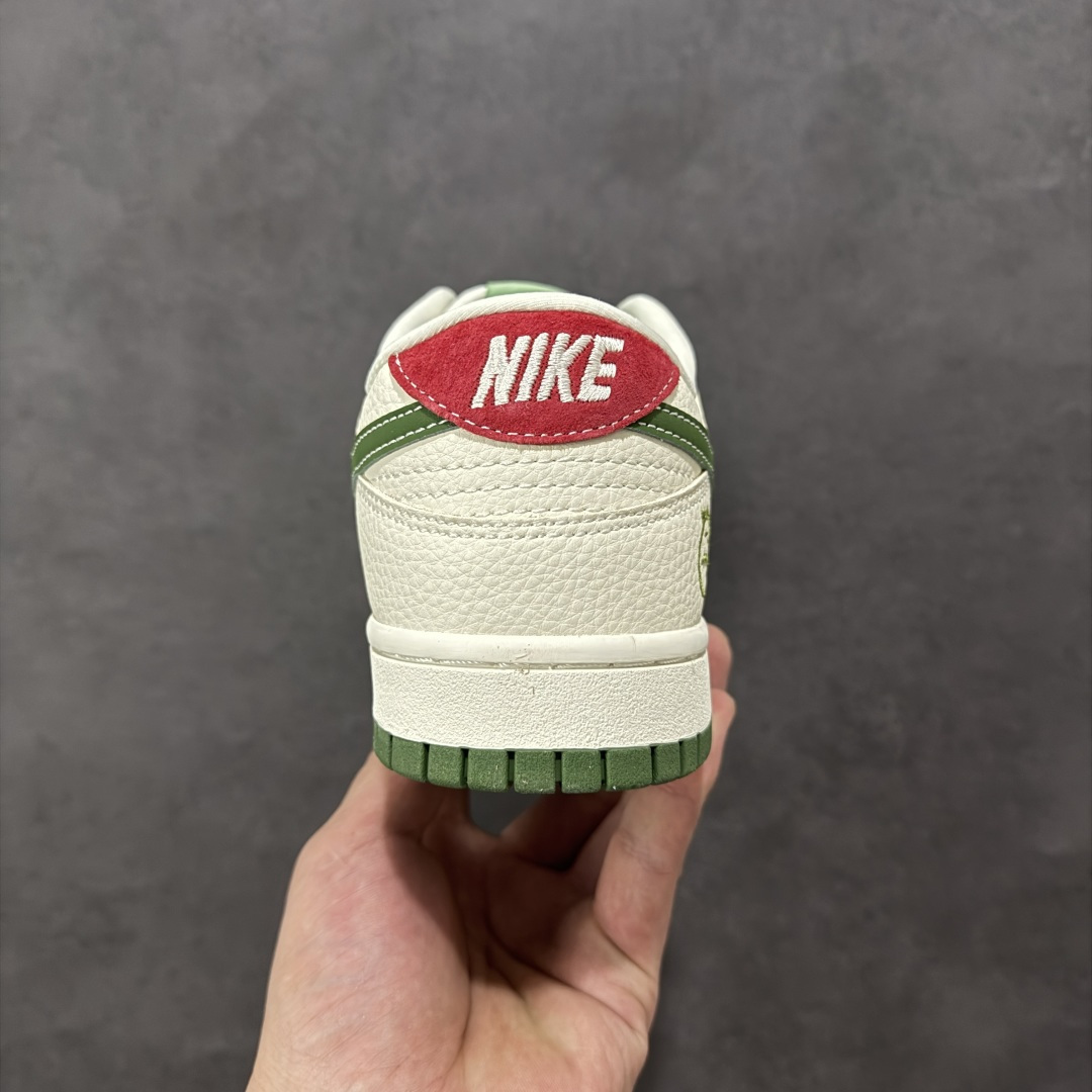 图片[4]-【定制版】Nike SB Dunk Low 鬼脸联名 奶白抹茶绿 高端定制 低帮休闲板鞋 DS6608-018  #定制鞋盒 大厂纯原品质出货 超高清洁度 皮料切割干净无任何毛边 细节完美   尺码：36 36.5 37.5 38 38.5 39 40 40.5 41 42 42.5 43 44 44.5 45 编码：HXSB330340-选品中心