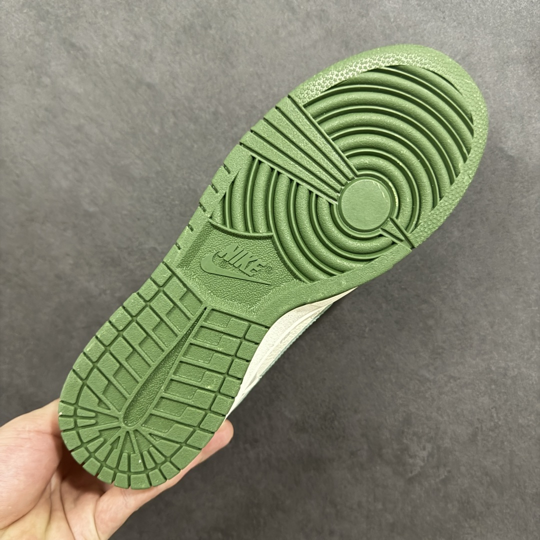 图片[9]-【定制版】Nike SB Dunk Low 鬼脸联名 奶白抹茶绿 高端定制 低帮休闲板鞋 DS6608-018  #定制鞋盒 大厂纯原品质出货 超高清洁度 皮料切割干净无任何毛边 细节完美   尺码：36 36.5 37.5 38 38.5 39 40 40.5 41 42 42.5 43 44 44.5 45 编码：HXSB330340-选品中心