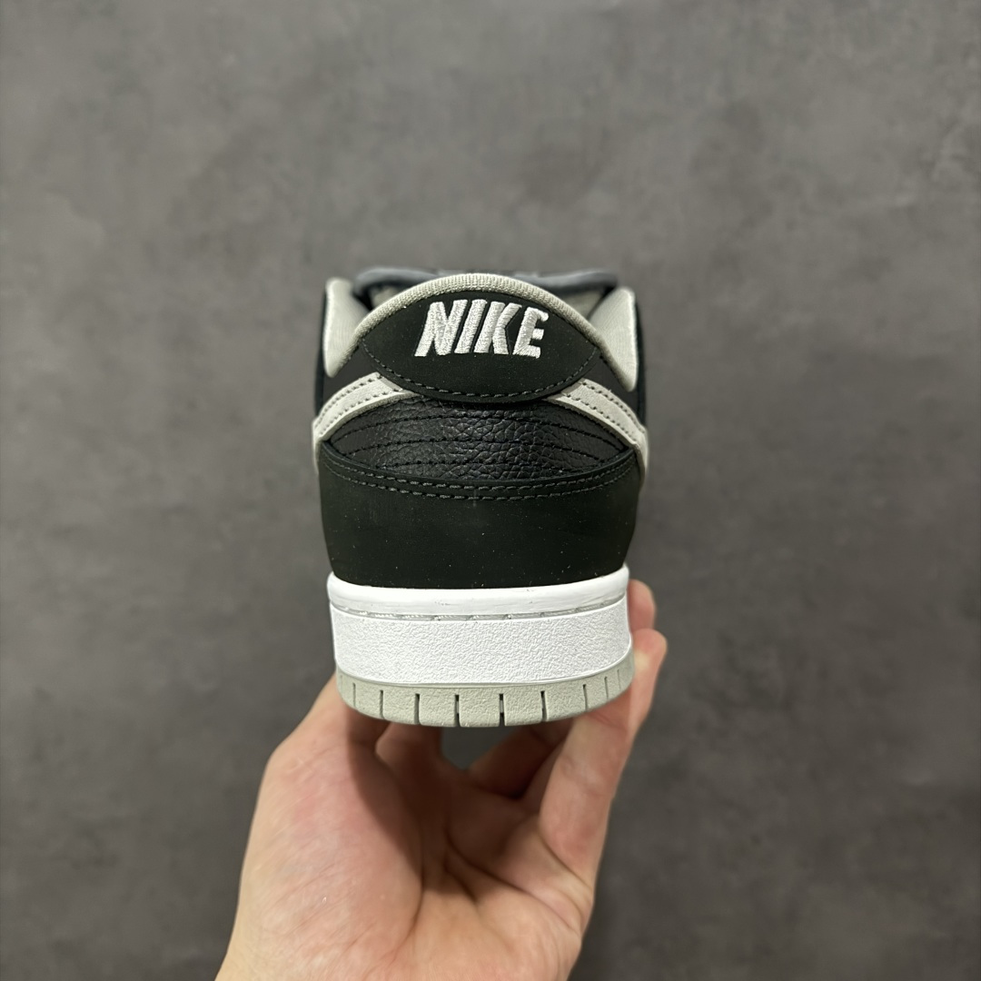 图片[4]-【YC版本】SB Dunk Low J-Pack \”Shadow\” 影子灰 圈内最强性价比 全套惠州原厂楦头原纸板数据档案倾力打造 极致还原 匹配率百分之九十九 无解鞋型 御用原厂Sadesa D7 皮料 细纹质感排气孔完全一致 广东原厂配套原盒原标 鞋盒分三个尺码段 原厂冲刀 超高清洁度 全鞋零毛边皮料切割 采用原厂百宏鞋带以及原厂百宏织舌标 内标可供原厂几率过验 进口原装条纹中底布 四线拉帮白色点胶 原厂拉帮手法遵循公司 原厂电绣 针数密度一致 全鞋134处细节 逐一对比 追求零偏差 出货即市场巅峰 货号：BQ6817-007 尺码：36 37.5 38 38.5 39 40 40.5 41 42 42.5 43 44 44.5 45 46 编码：HXSB270280-选品中心
