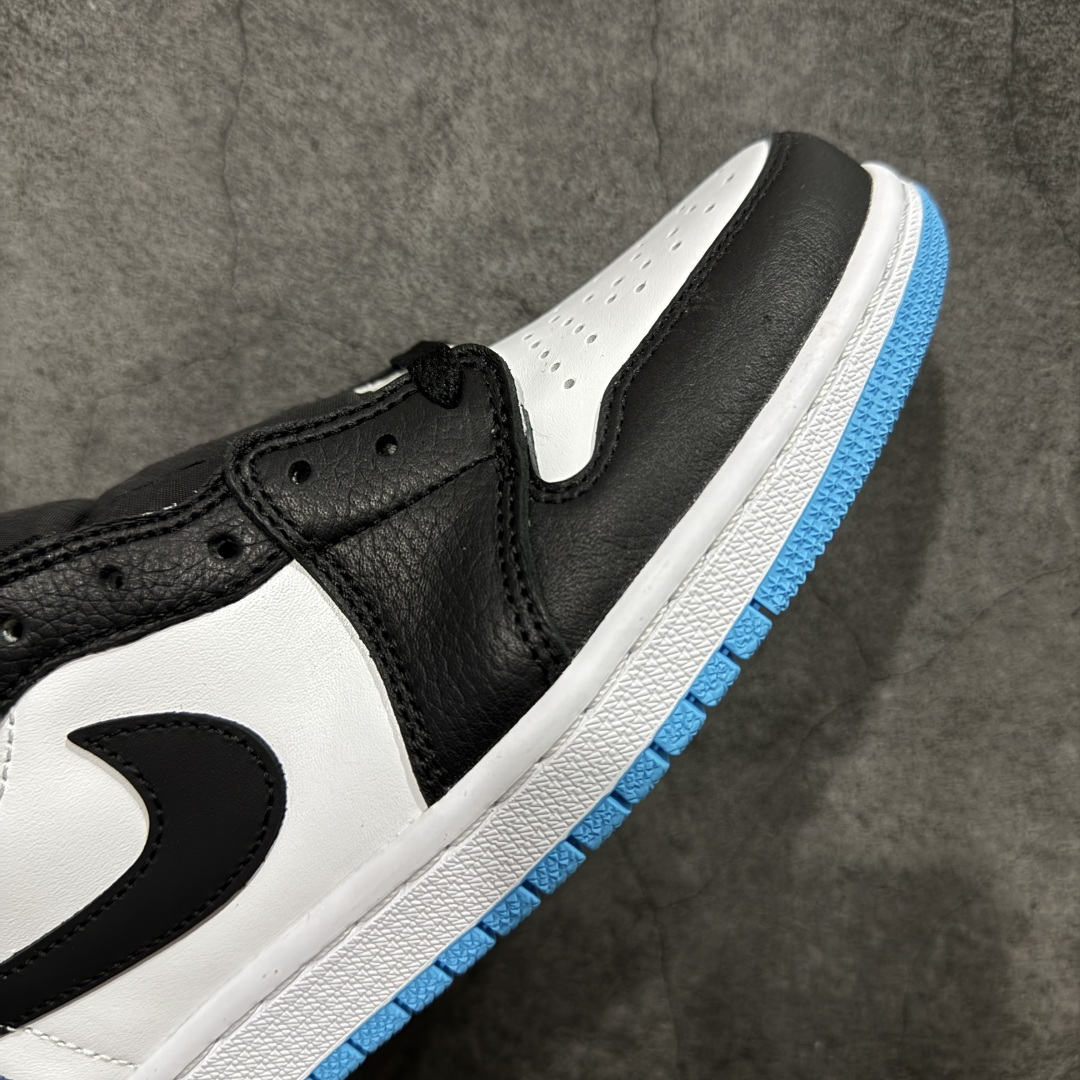 图片[6]-【纯原全头层】Air Jordan 1 AJ1 OG Low 低帮白蓝 CZ0790-104 超级强悍品质 可对比市场各大纯原版本 专业aj大厂出品 对细节的把控毋庸置疑 材料也是用最接近原鞋的头层皮料 所有地方都没有做到减配 原厂鞋楦打造完美鞋型 整体鞋型以及后跟做的弧度做的非常好 鞋带为原厂打蜡鞋带 粗细程度同步原鞋 裁片清洁度到位 无明显瑕疵毛边 免修产品 正确针车 该重针 该有尖角的地方都有做到 鞋价格非常香 转手可闭眼卖高价 到手各位就知道货有多好 绝对秒杀一切同价格货品 尺码：36-47.5-选品中心