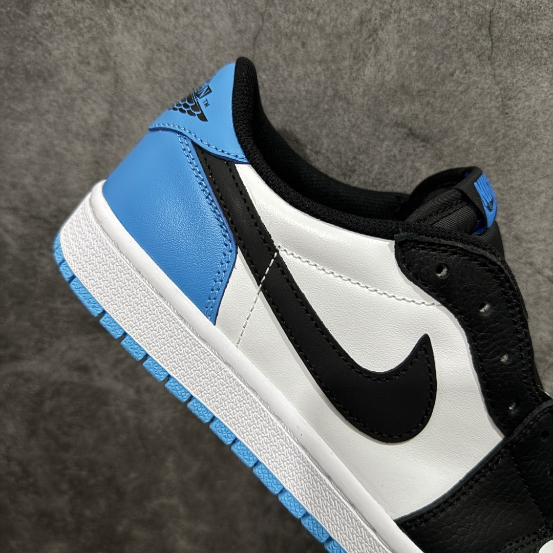 图片[7]-【纯原全头层】Air Jordan 1 AJ1 OG Low 低帮白蓝 CZ0790-104 超级强悍品质 可对比市场各大纯原版本 专业aj大厂出品 对细节的把控毋庸置疑 材料也是用最接近原鞋的头层皮料 所有地方都没有做到减配 原厂鞋楦打造完美鞋型 整体鞋型以及后跟做的弧度做的非常好 鞋带为原厂打蜡鞋带 粗细程度同步原鞋 裁片清洁度到位 无明显瑕疵毛边 免修产品 正确针车 该重针 该有尖角的地方都有做到 鞋价格非常香 转手可闭眼卖高价 到手各位就知道货有多好 绝对秒杀一切同价格货品 尺码：36-47.5-选品中心