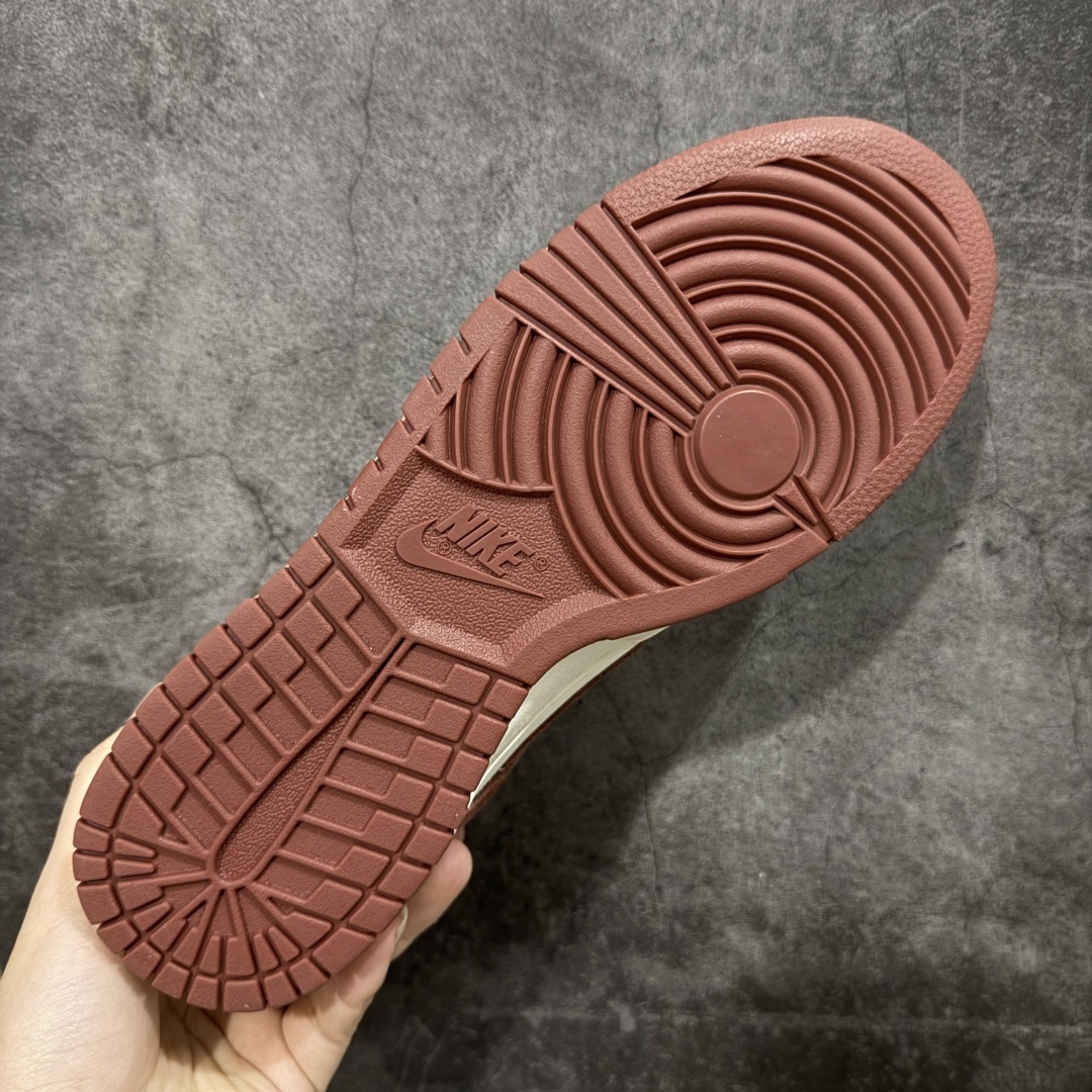 图片[9]-【CS纯原版】DUNK 官方新版双勾 马年限定🔥金勾红棕 马上发财❗️马上有钱❗️ 纯原大厂出品 顶级版本👏 原装头层材料 独家版型蒸餾加工 帶來的是更好的视觉和脚感体验 大厂纯原品质出货 清洁度 电绣工艺 皮料切割干净无任何毛边 细节完美 货号：IB4417-104 尺码：36 36.5 37.5 38 38.5 39 40 40.5 41 42 42.5 43 44 44.5 45 46-选品中心