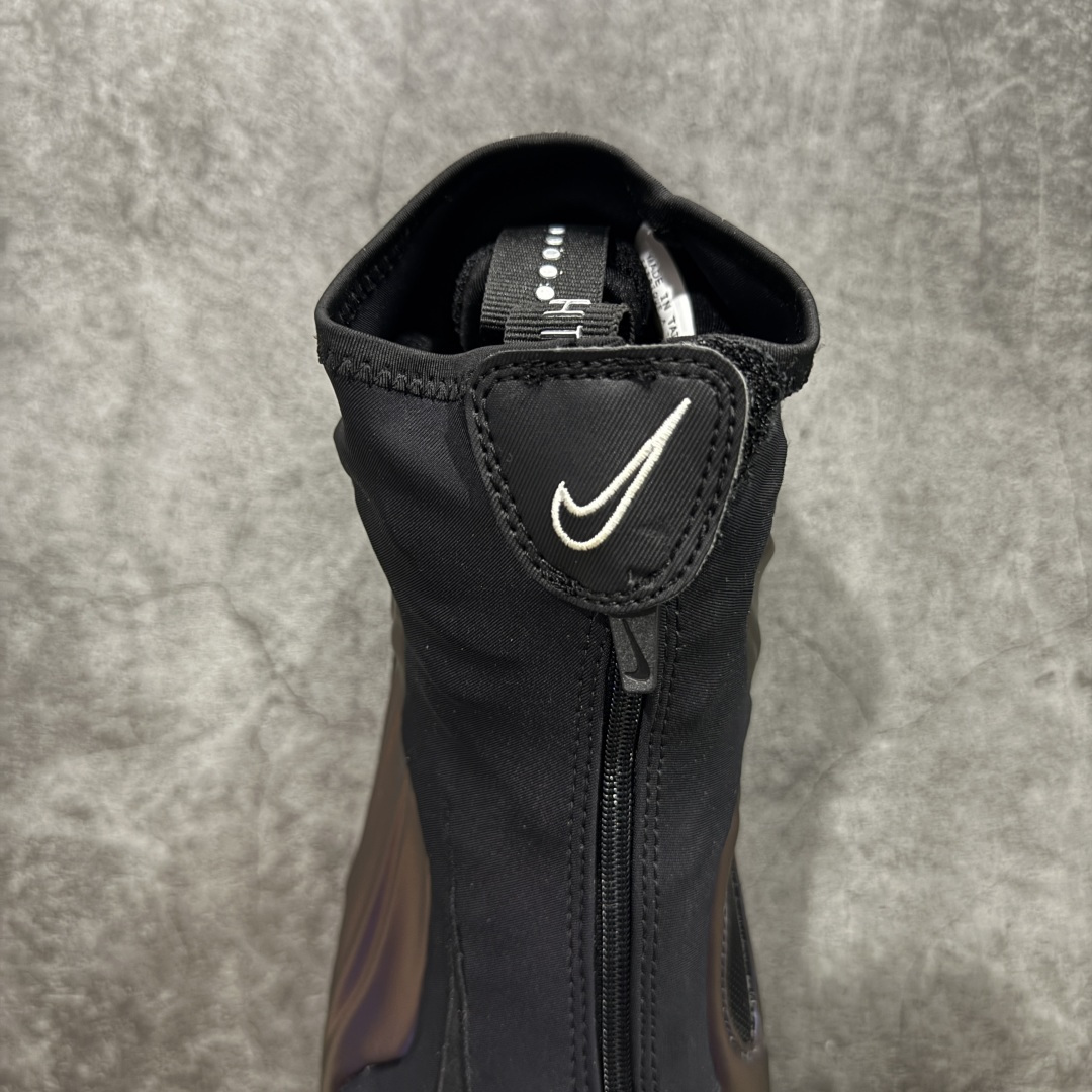 图片[8]-【莞顶纯原】Nike Air Flightposite One\”Carbon Fiber\”飞行风一代系列中帮休闲运动文化篮球鞋“紫风一” 624015-051 采用一次成型聚氨酯铸模脚型内膜鞋面材质 鞋垫嵌入前后掌ZOOM回弹缓震气垫 超大TPU模块组合耐磨橡胶大底❗️ 经典的全黑配色 Nike Air Flightposite 2014 “Carbon Fiber” 又将我们带回到那个难忘的年代。低调而奢华感十足的碳纤维纹路鞋面，经典的拉链式设计，在十多年后的今天，这款碳板风仍然颇具魅力，诸多细节值得细细品味。 尺码：38-44-选品中心